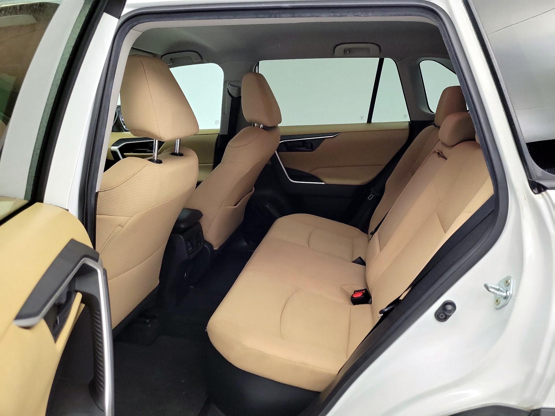 Thumbnail: 2021 Toyota RAV4 - 19