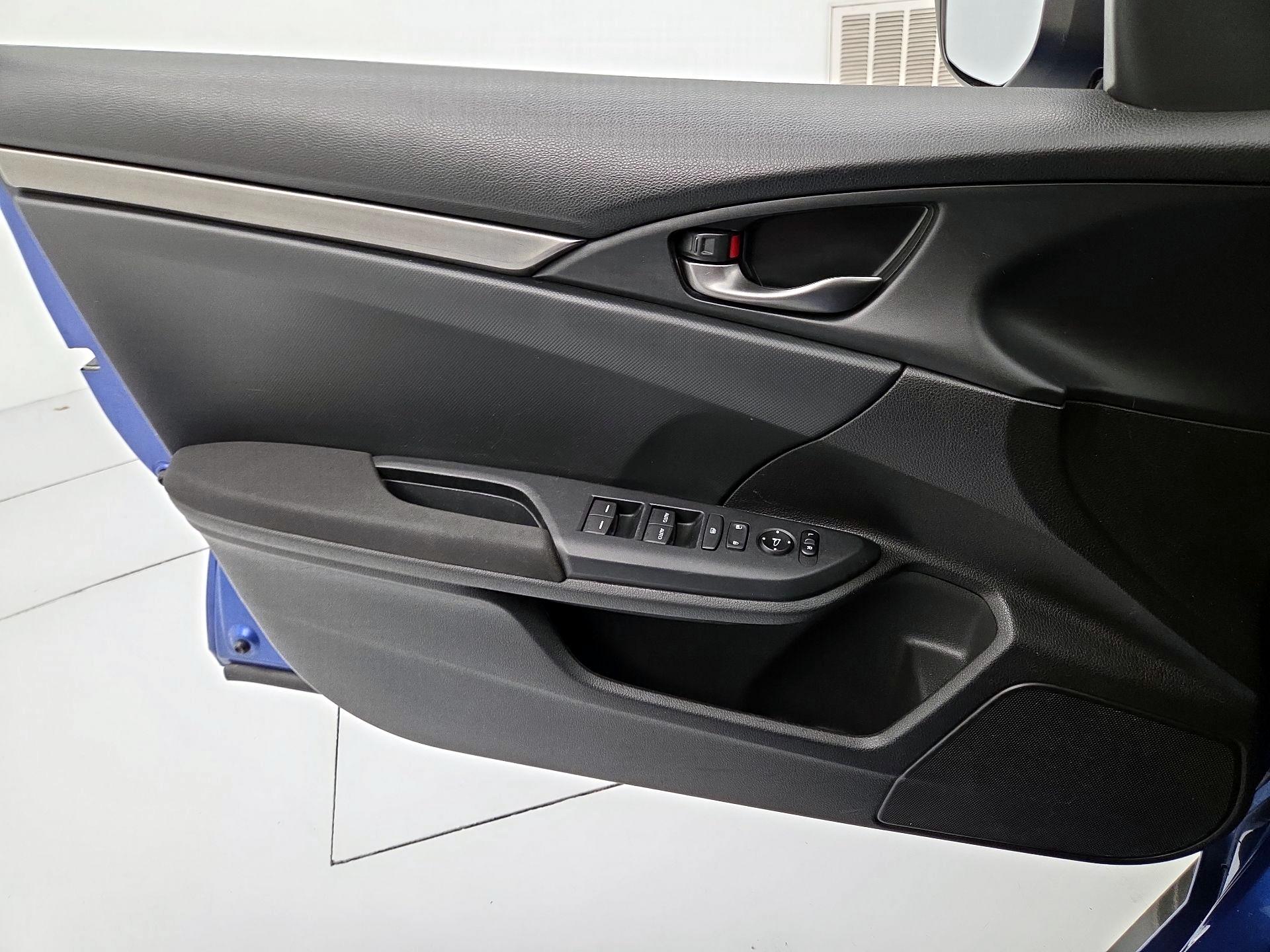 Thumbnail: 2017 Honda Civic - 12