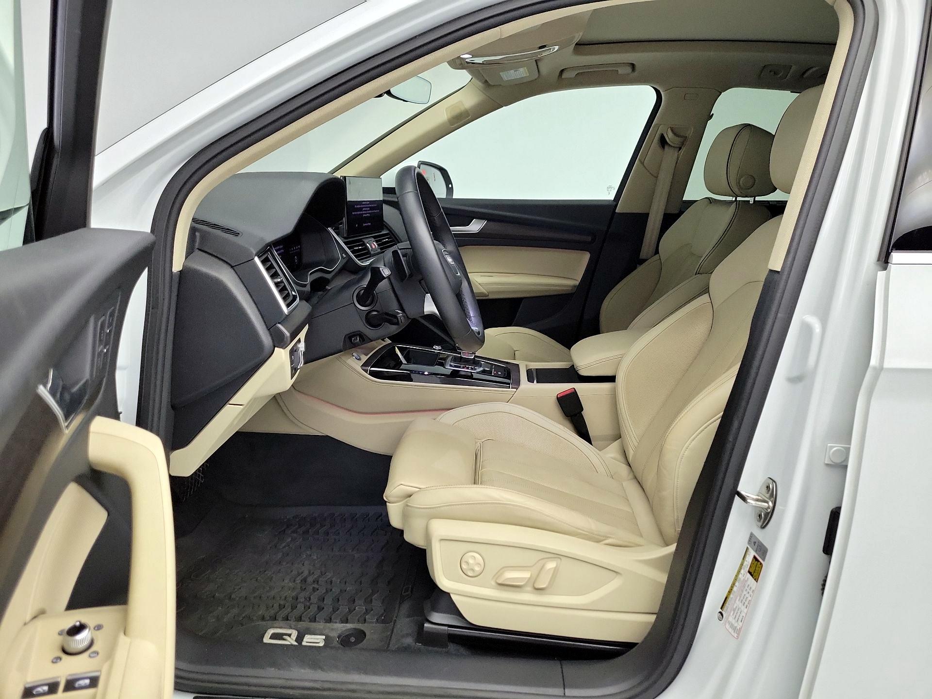 Thumbnail: 2023 Audi Q5 - 11