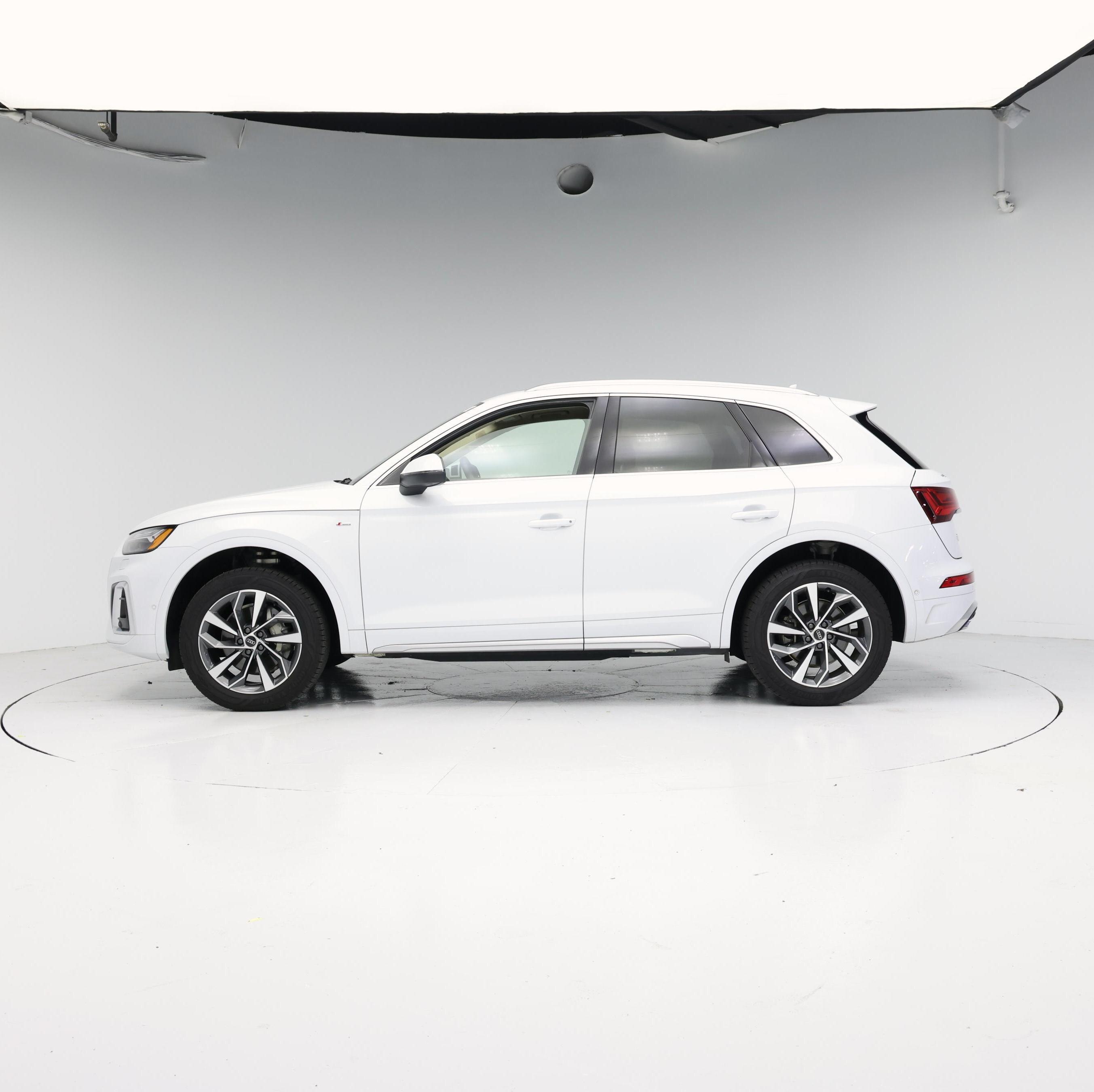 Thumbnail: 2023 Audi Q5 - 3
