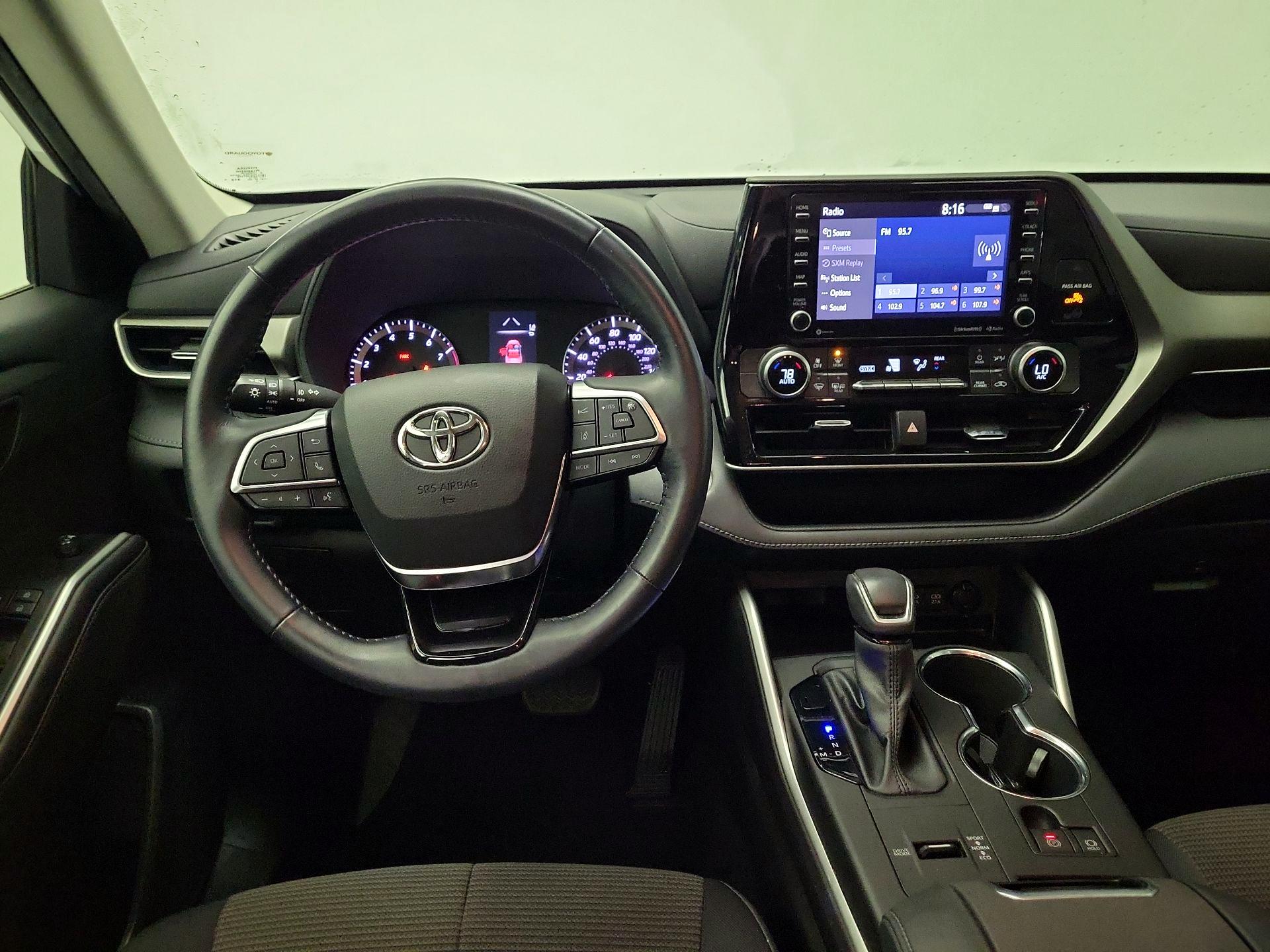 Thumbnail: 2021 Toyota Highlander - 10