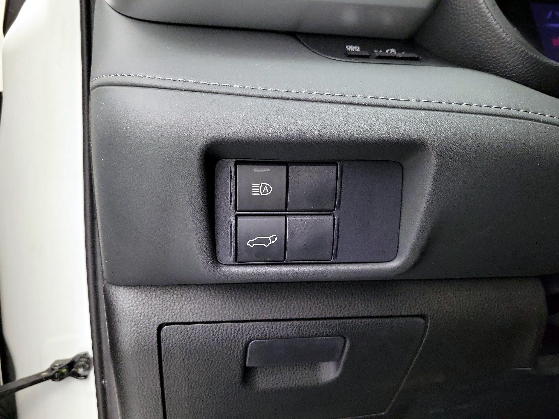 Thumbnail: 2021 Toyota Highlander - 13