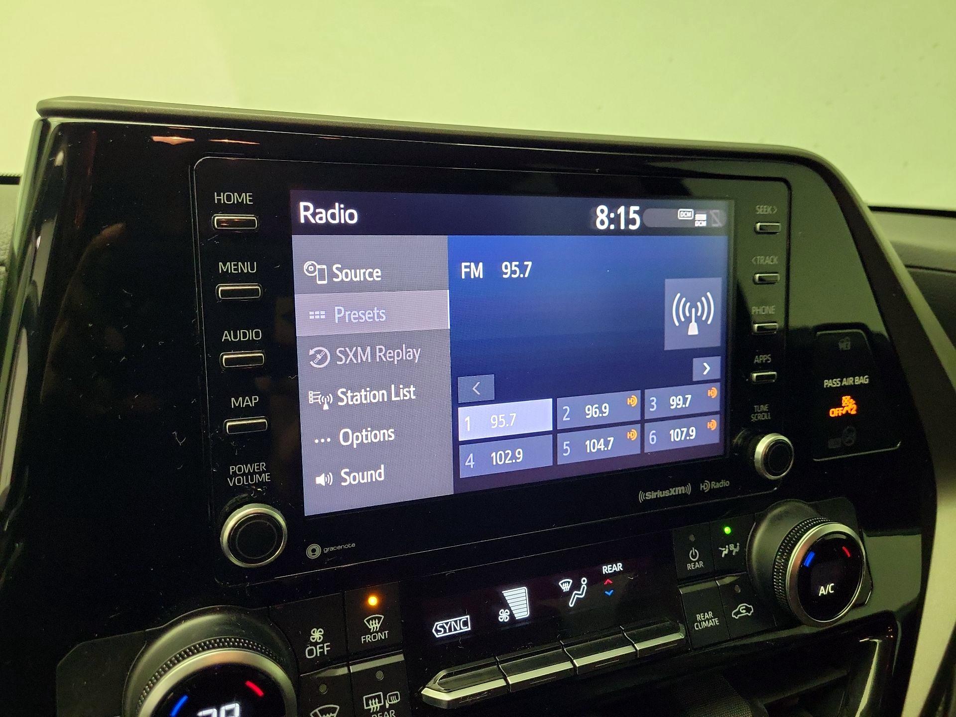 Thumbnail: 2021 Toyota Highlander - 15