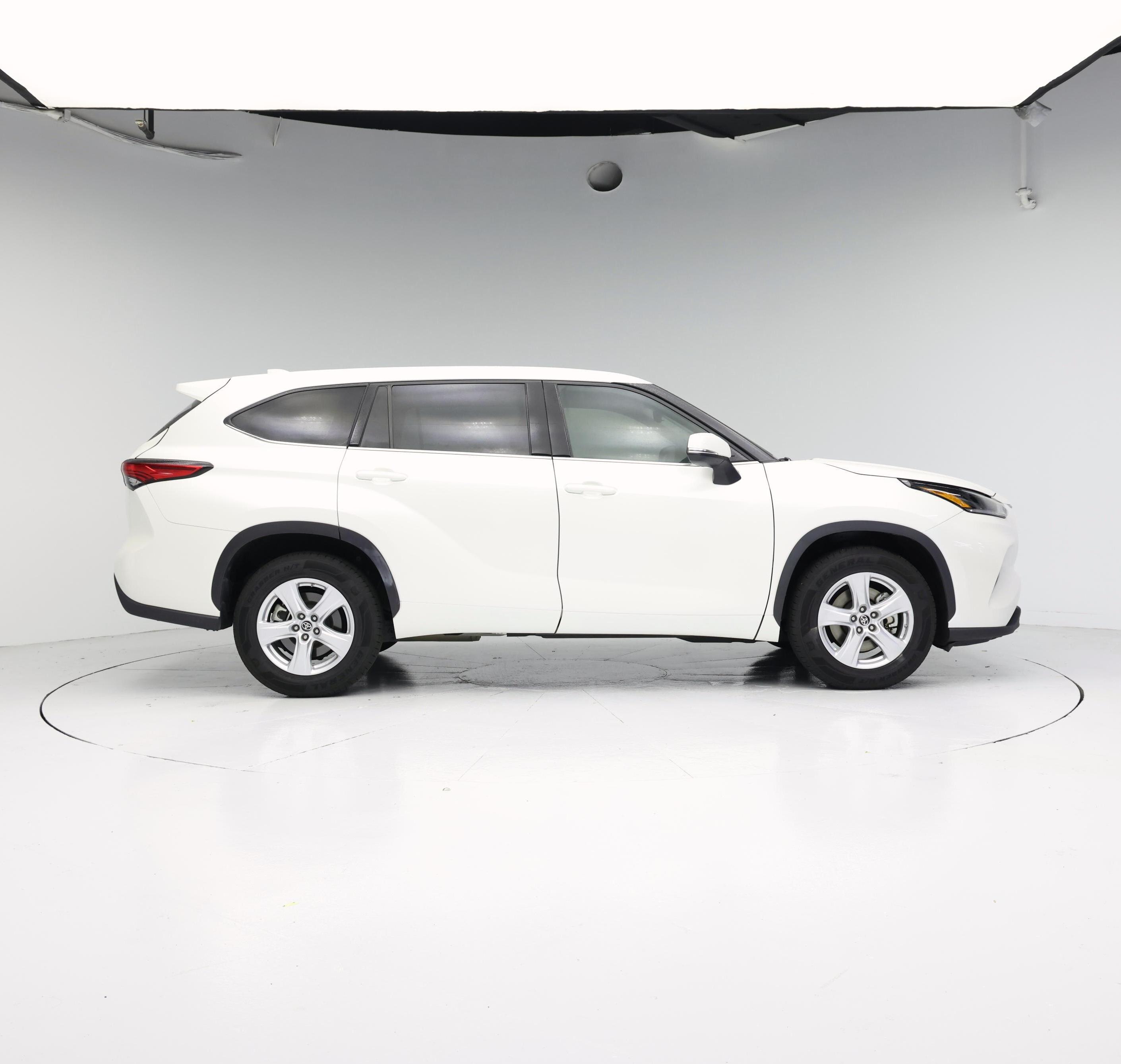 Thumbnail: 2021 Toyota Highlander - 7