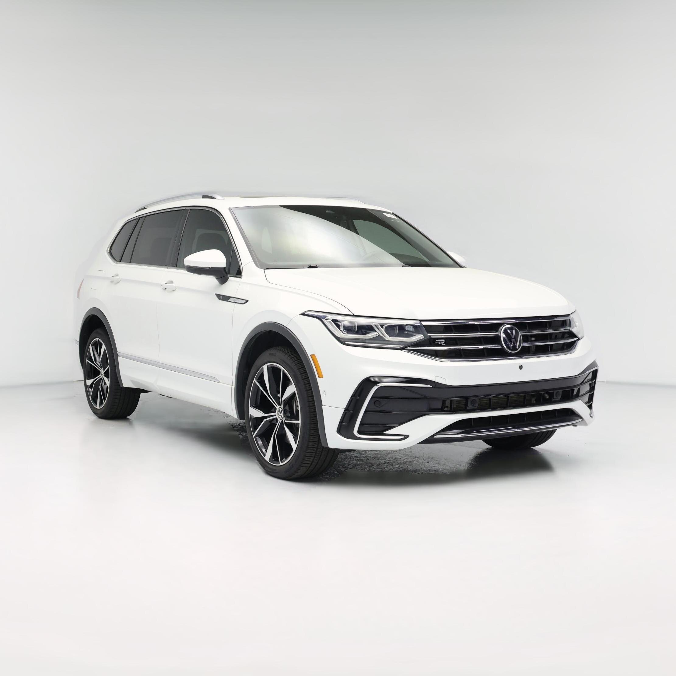 Thumbnail: 2023 Volkswagen Tiguan - 1