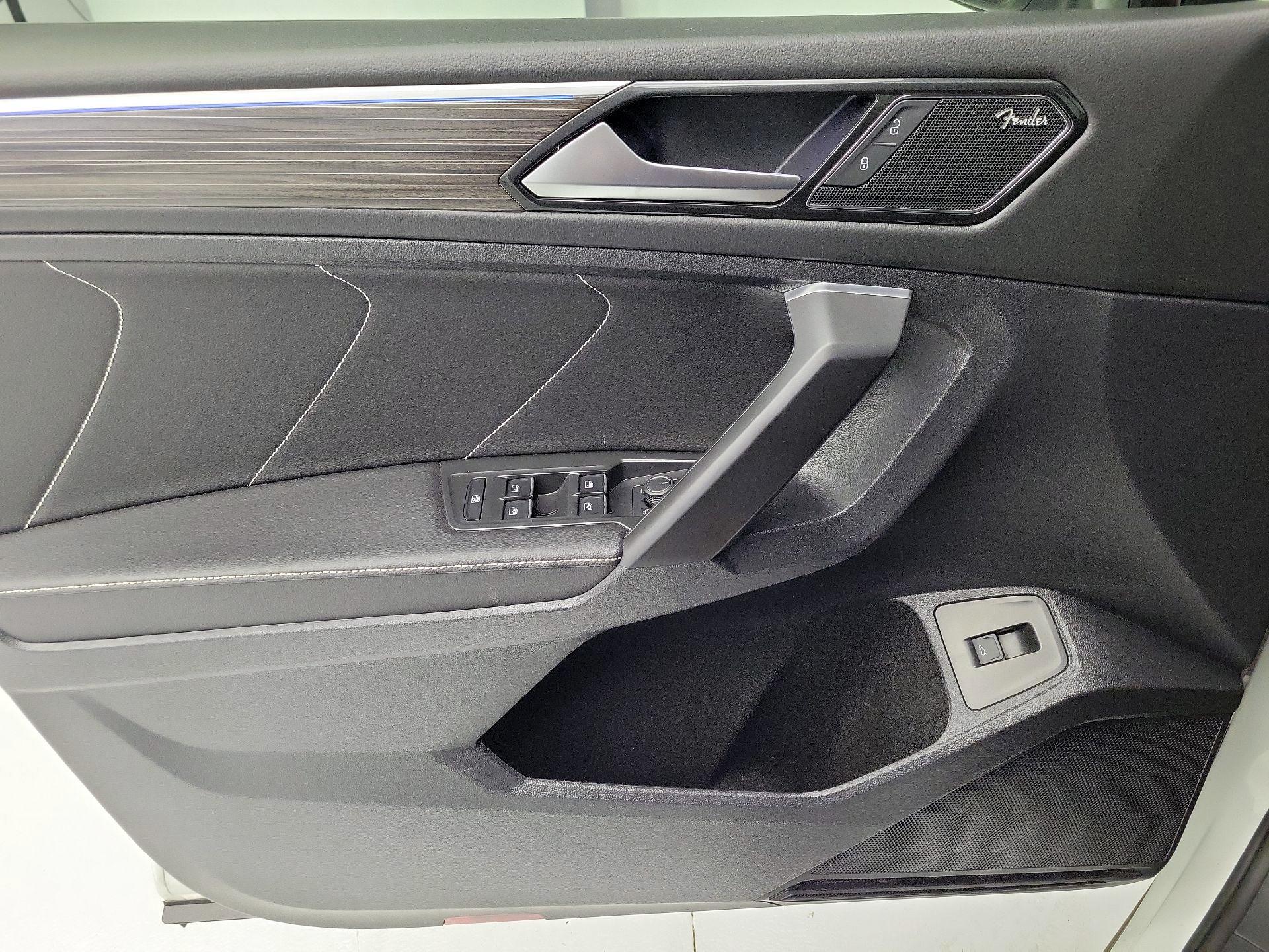 Thumbnail: 2023 Volkswagen Tiguan - 12