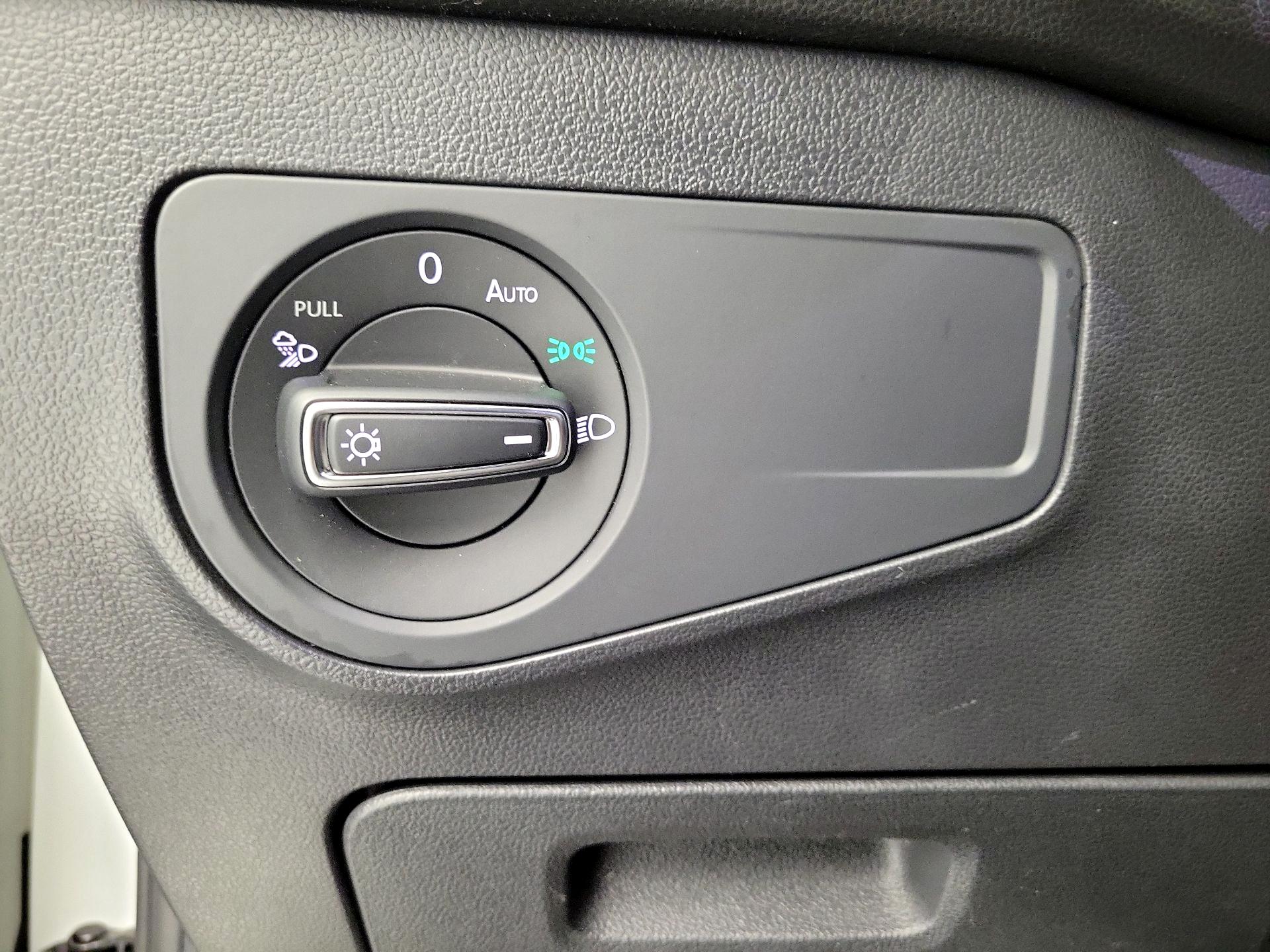 Thumbnail: 2023 Volkswagen Tiguan - 13