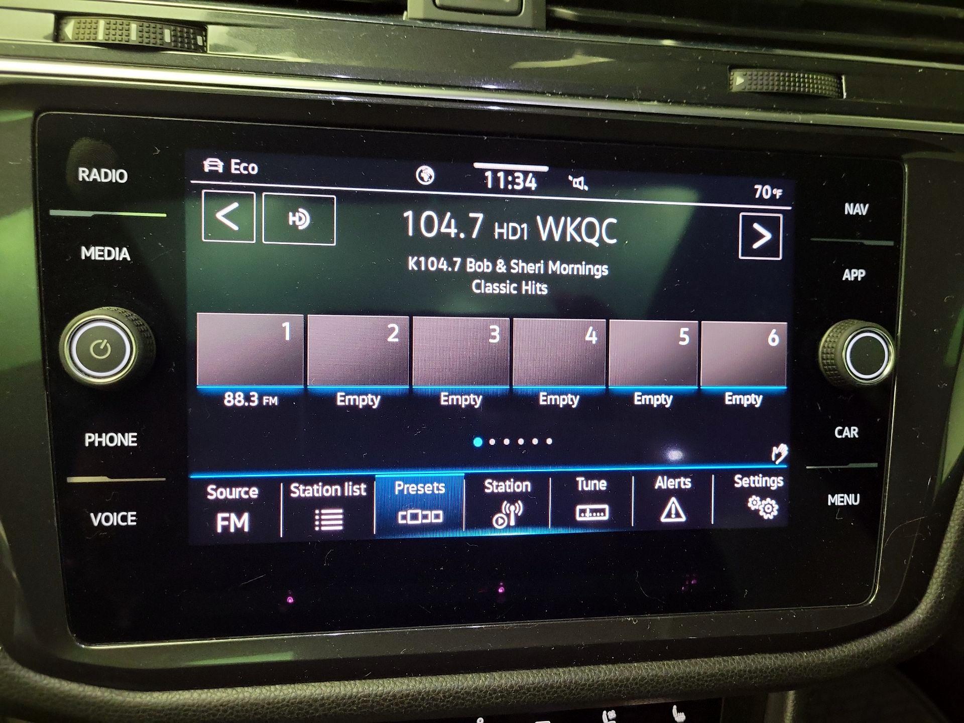 Thumbnail: 2023 Volkswagen Tiguan - 15