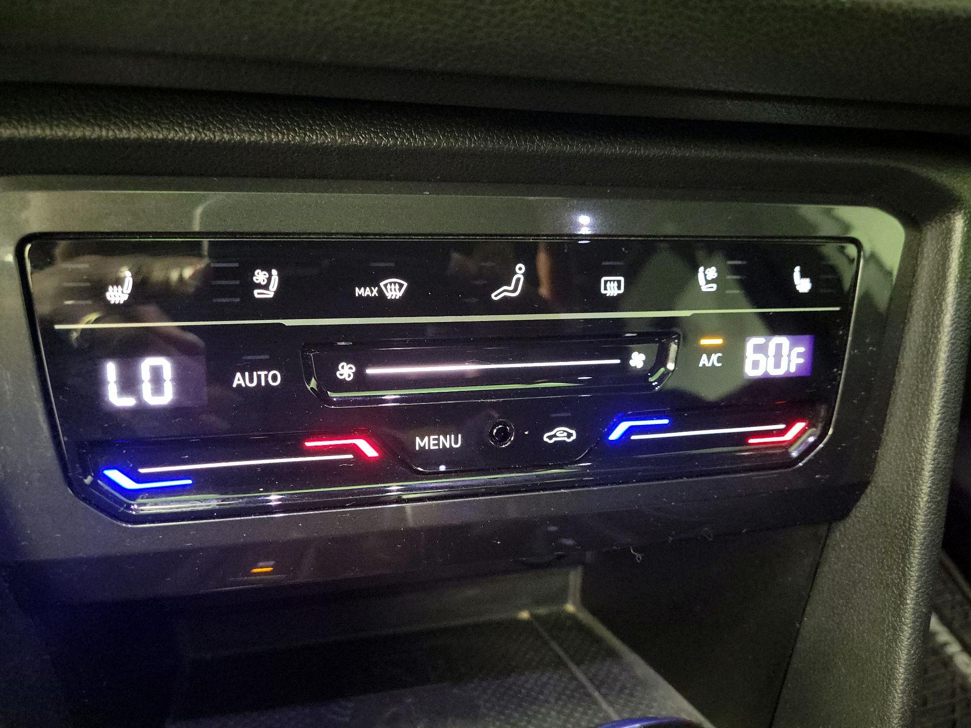 Thumbnail: 2023 Volkswagen Tiguan - 16