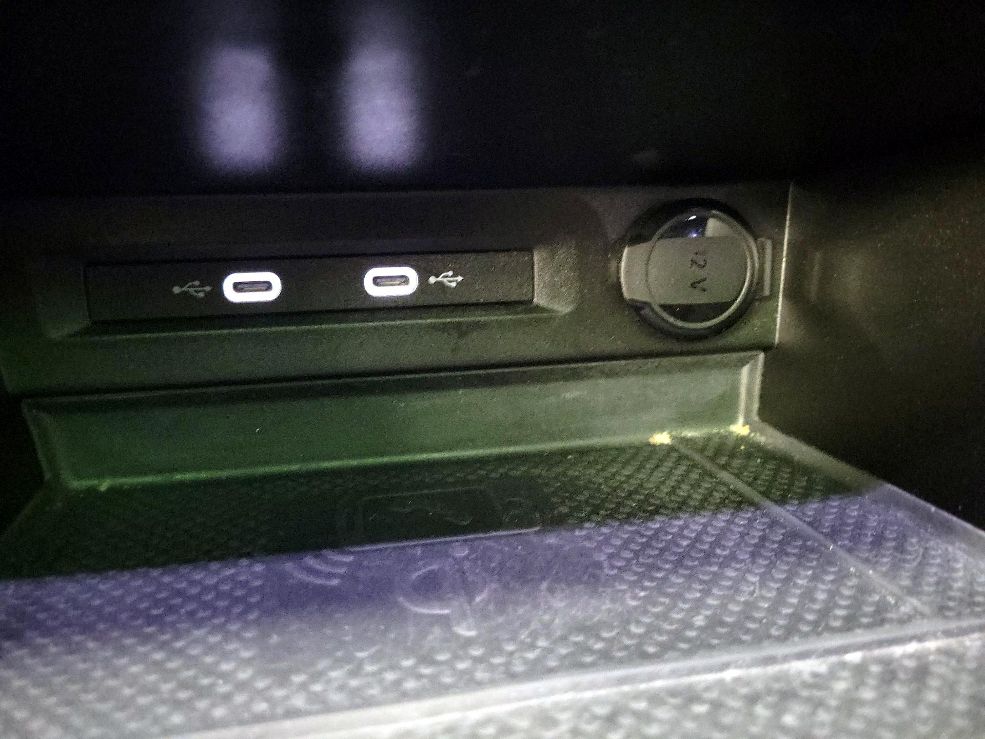 Thumbnail: 2023 Volkswagen Tiguan - 18