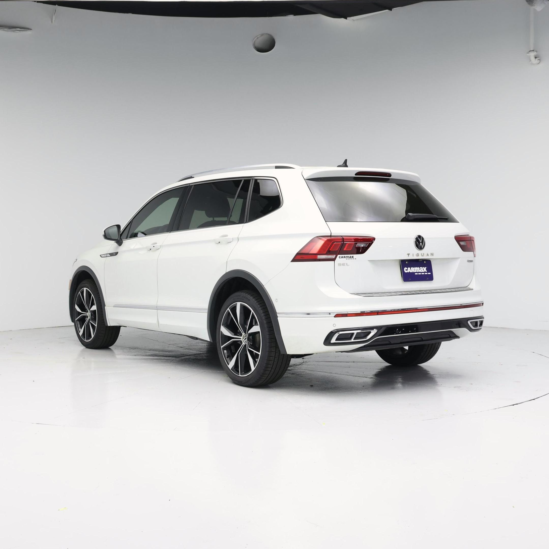 Thumbnail: 2023 Volkswagen Tiguan - 2