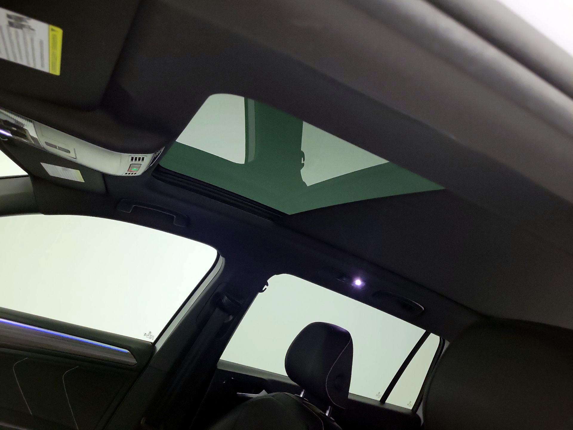 Thumbnail: 2023 Volkswagen Tiguan - 19