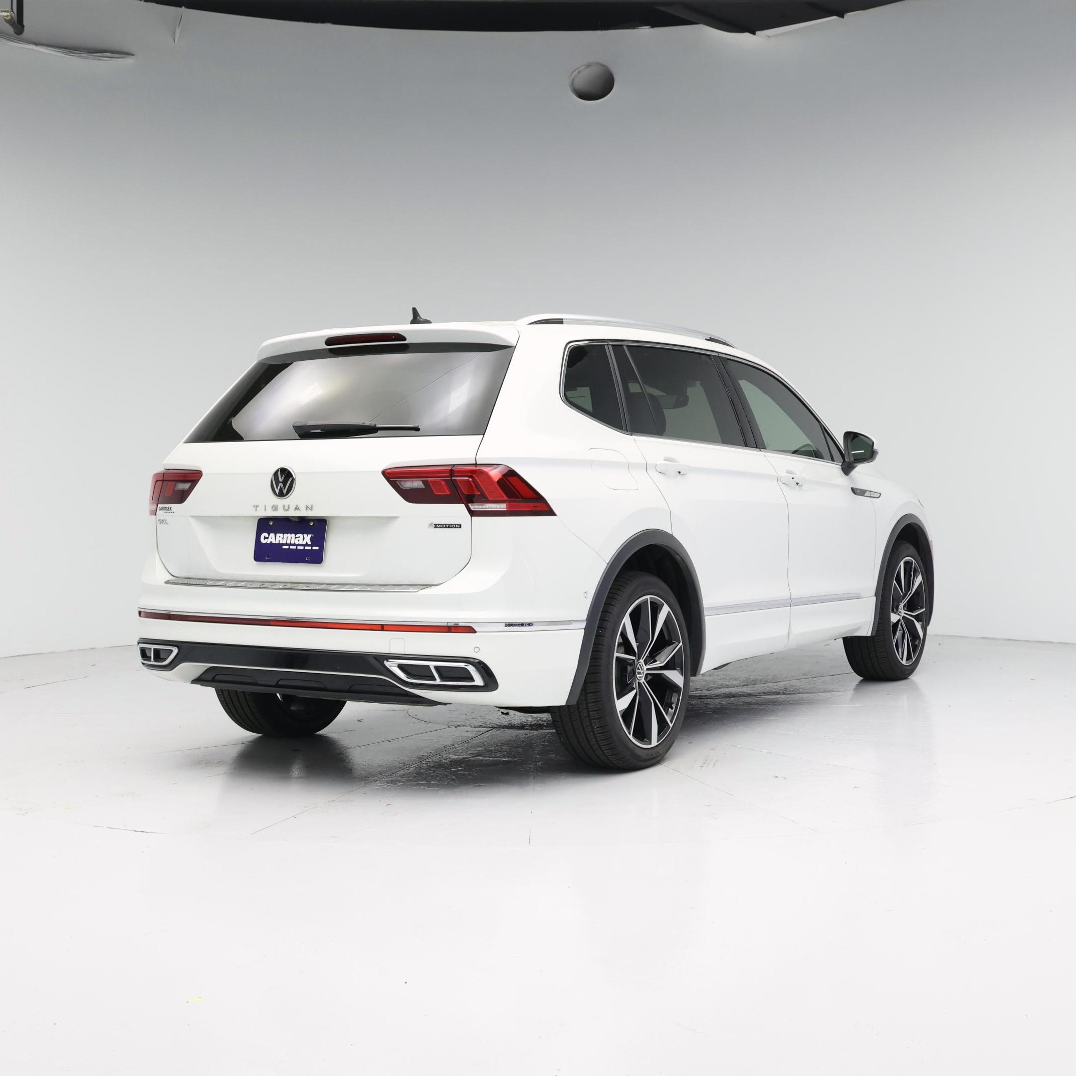 Thumbnail: 2023 Volkswagen Tiguan - 8