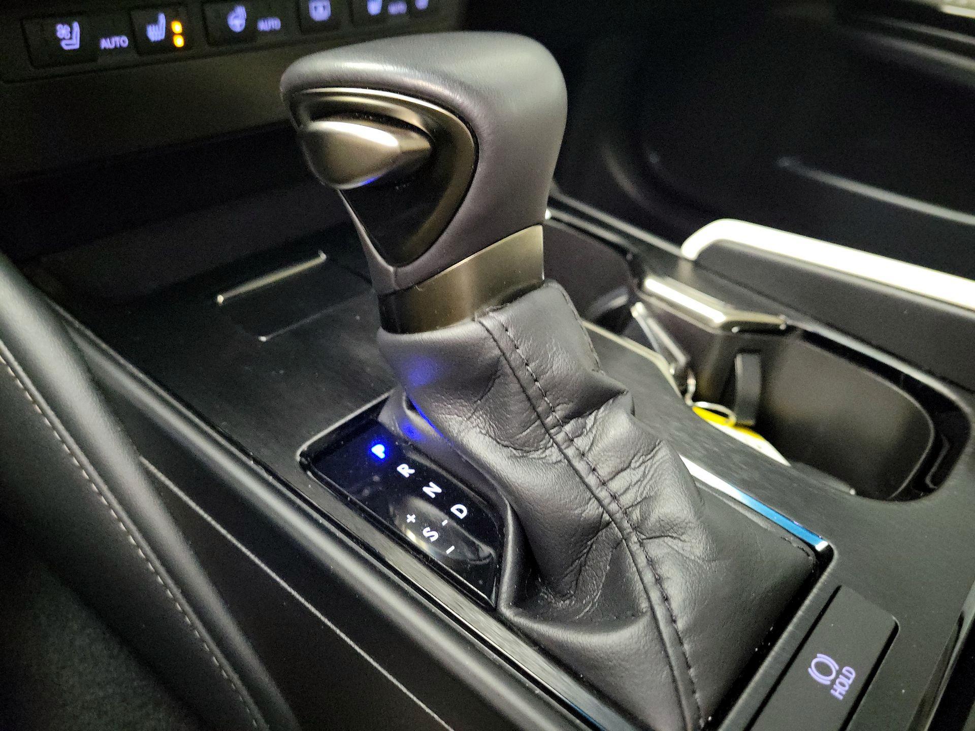 Thumbnail: 2024 Lexus ES - 17