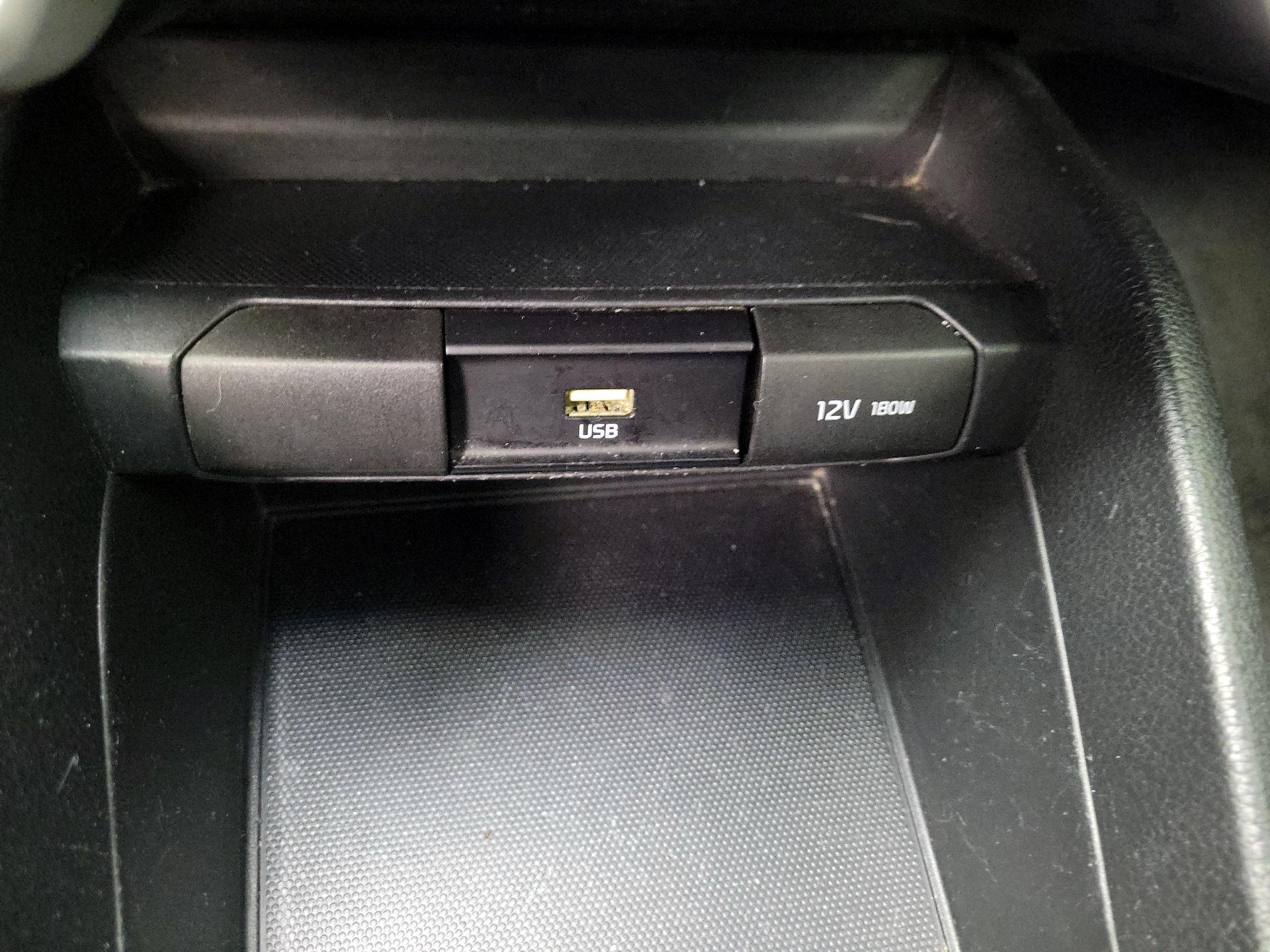 Thumbnail: 2021 Kia Rio - 17