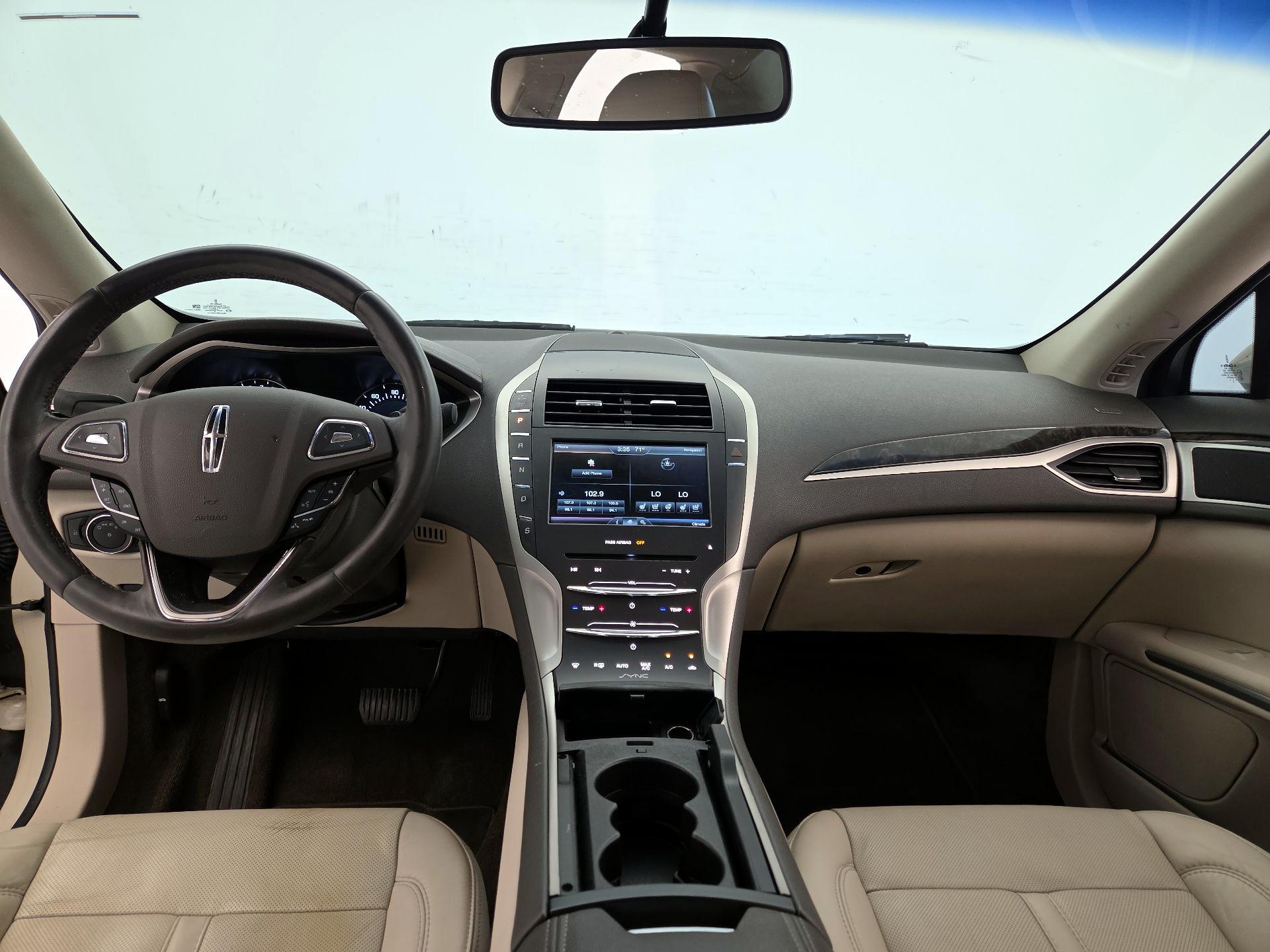 Thumbnail: 2016 Lincoln MKZ - 9