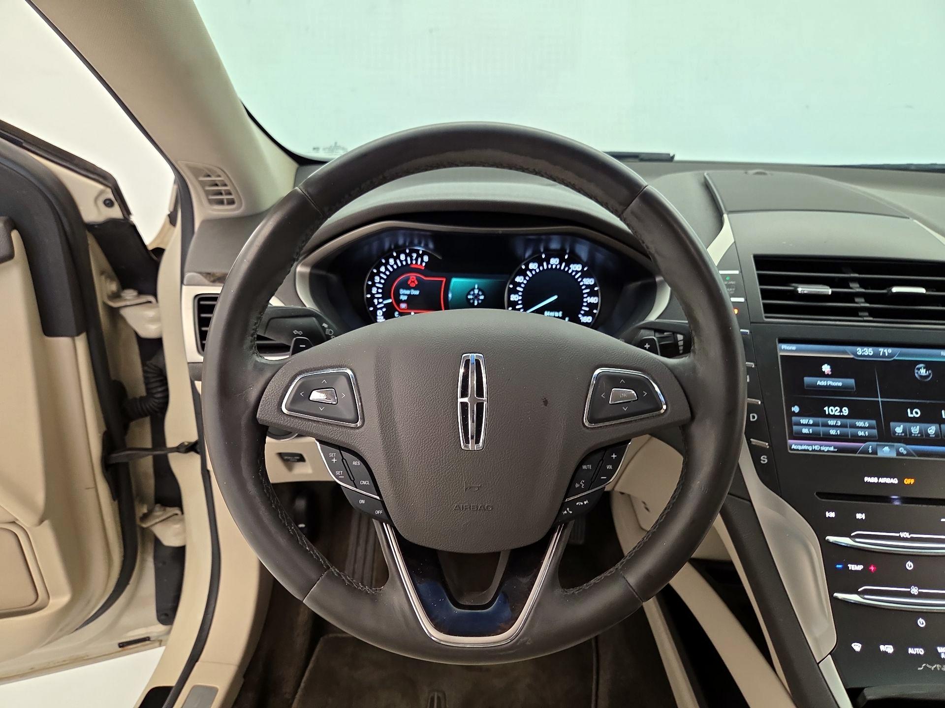 Thumbnail: 2016 Lincoln MKZ - 10