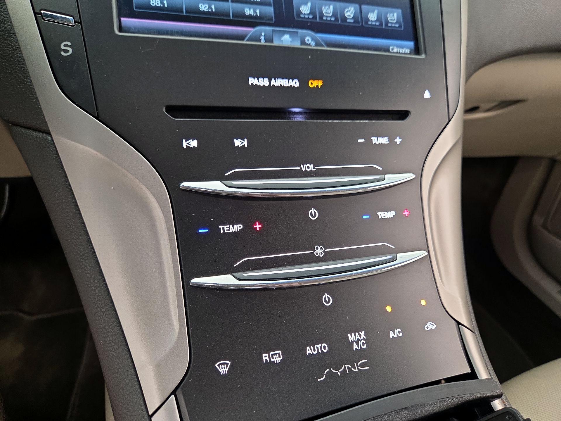 Thumbnail: 2016 Lincoln MKZ - 16