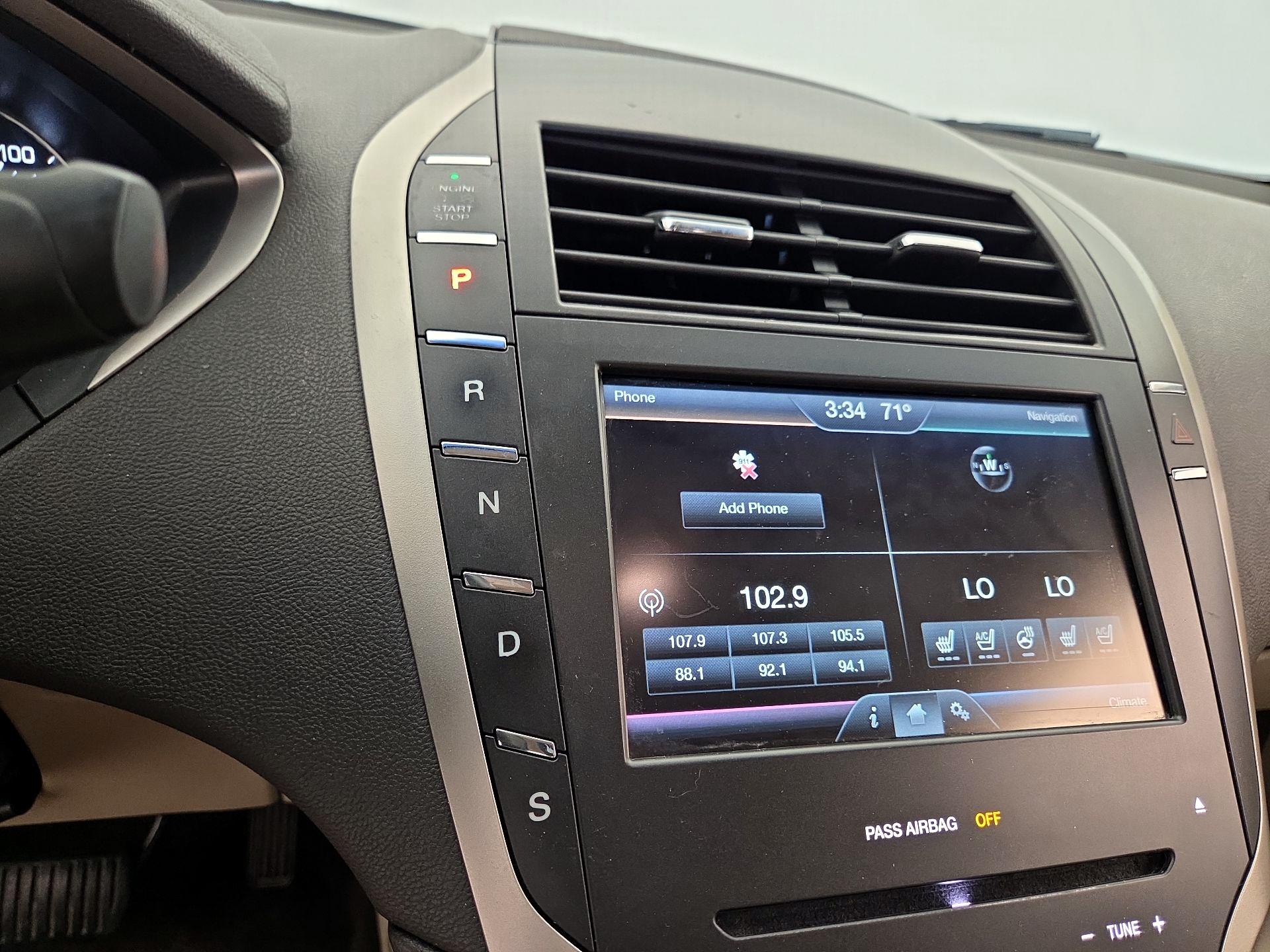 Thumbnail: 2016 Lincoln MKZ - 17