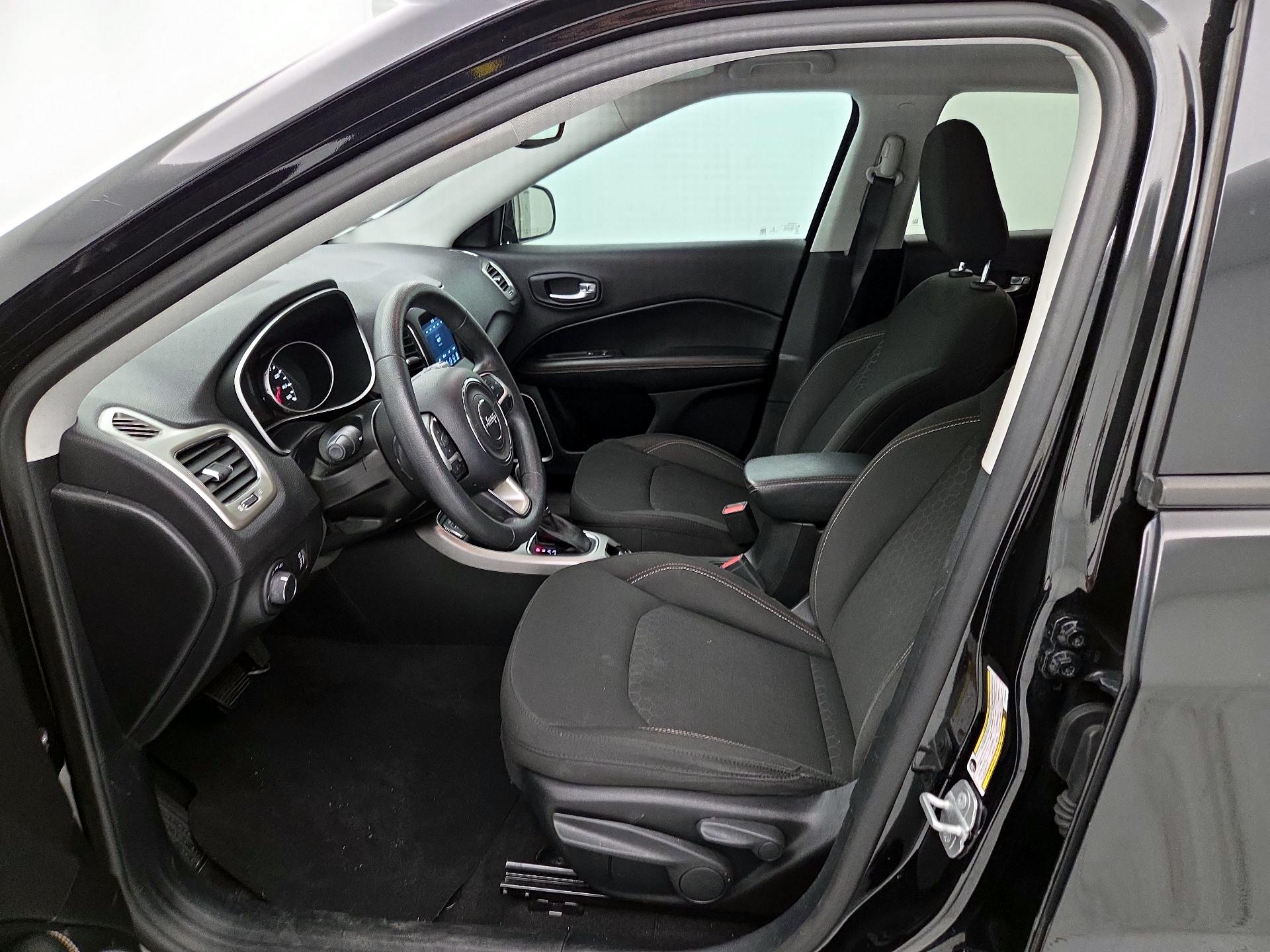 Thumbnail: 2018 Jeep Compass - 11