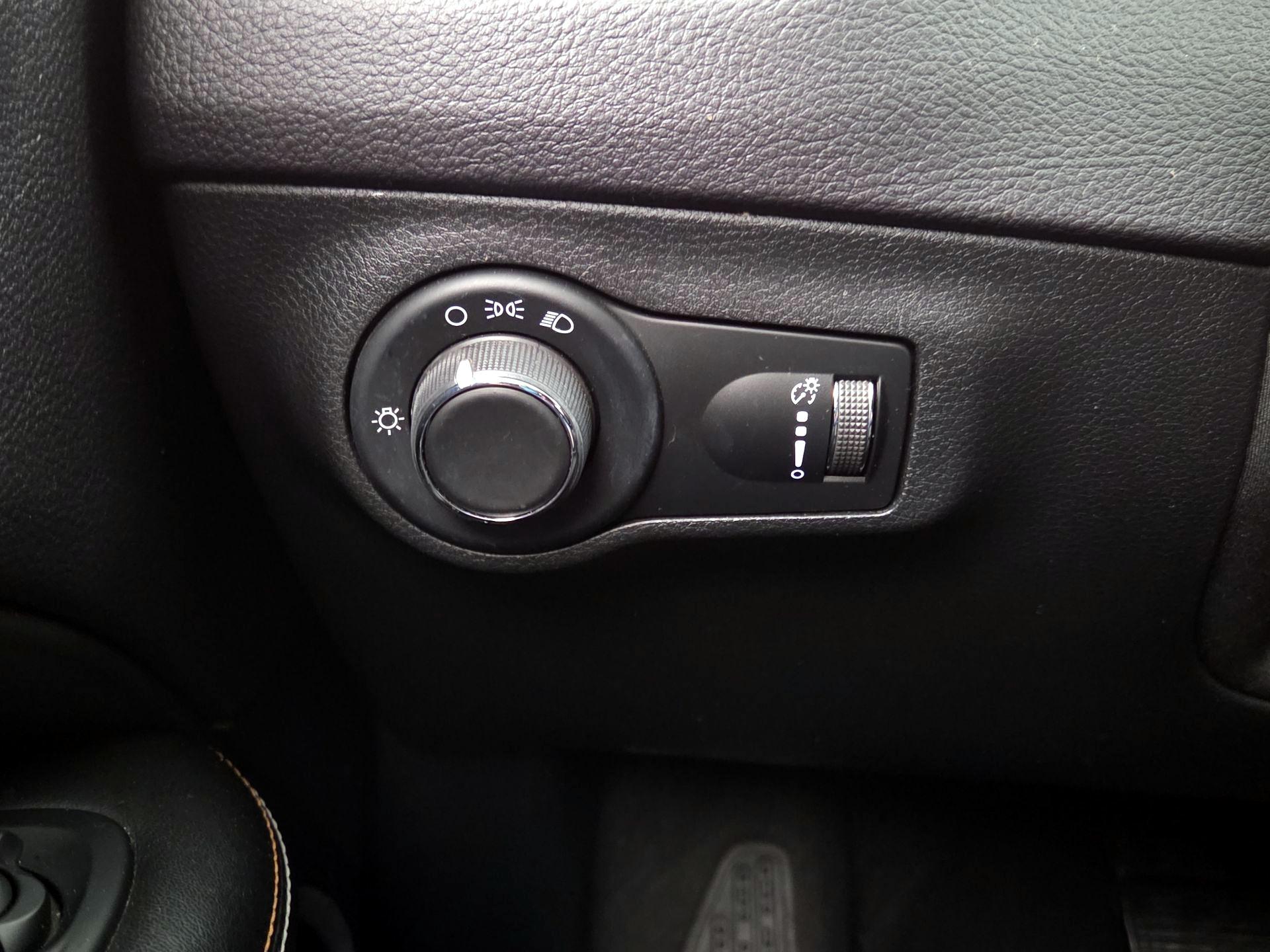 Thumbnail: 2018 Jeep Compass - 13