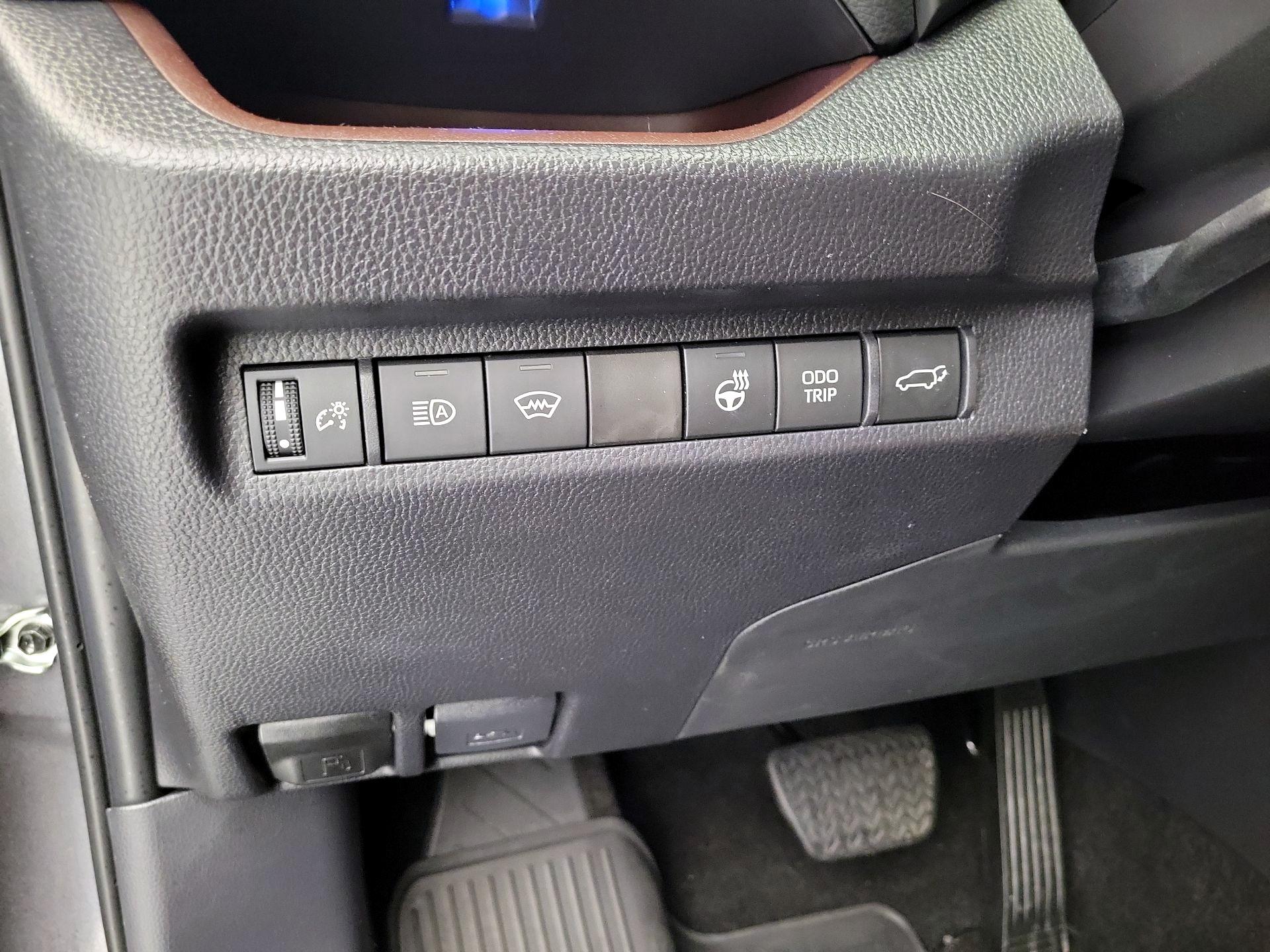 Thumbnail: 2025 Toyota RAV4 - 13