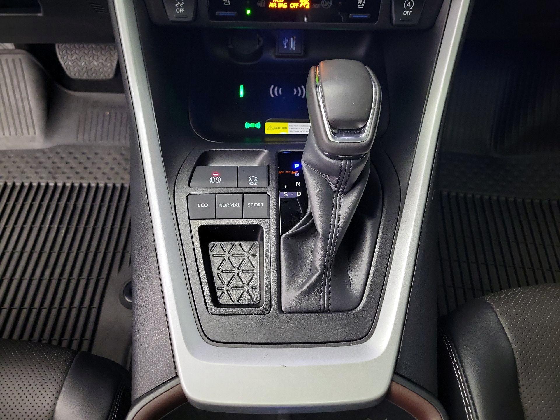 Thumbnail: 2025 Toyota RAV4 - 17