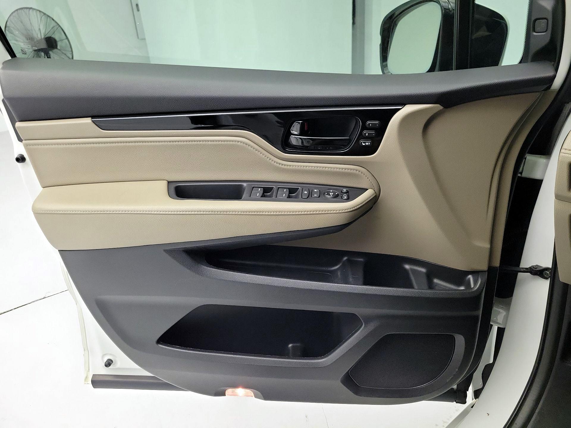 Thumbnail: 2022 Honda Odyssey - 12