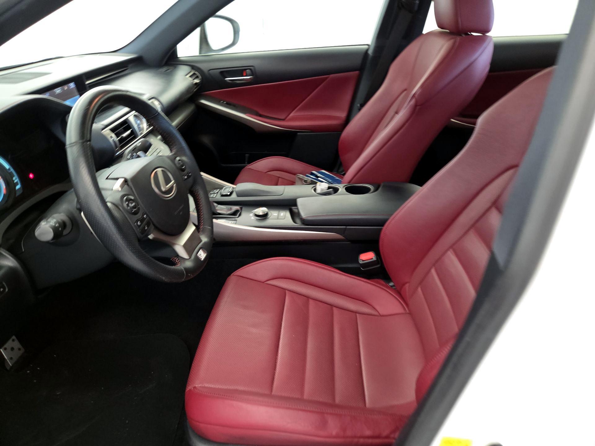 Thumbnail: 2015 Lexus IS - 11