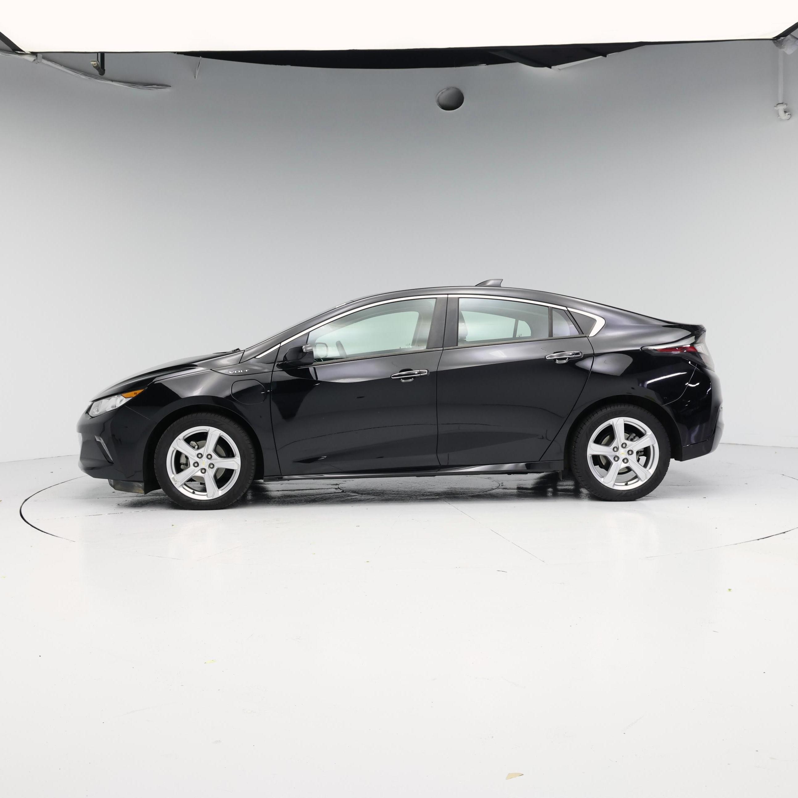 Thumbnail: 2017 Chevrolet Volt - 3