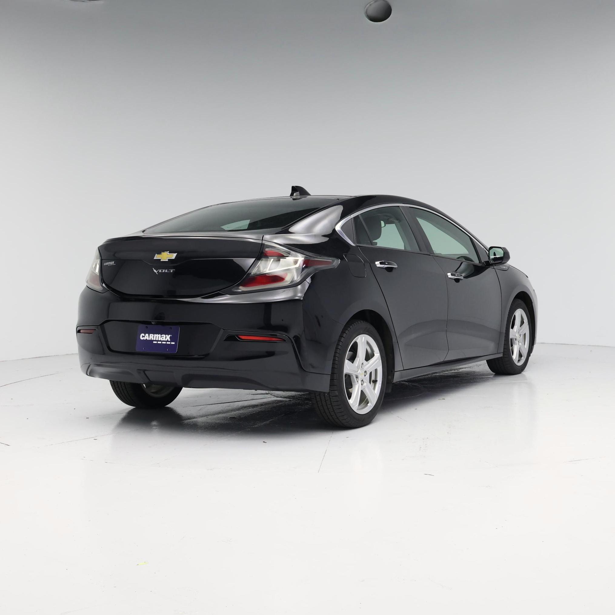 Thumbnail: 2017 Chevrolet Volt - 8