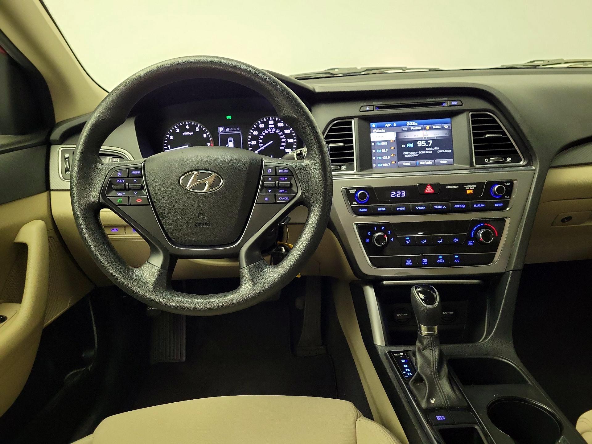 Thumbnail: 2017 Hyundai Sonata - 10