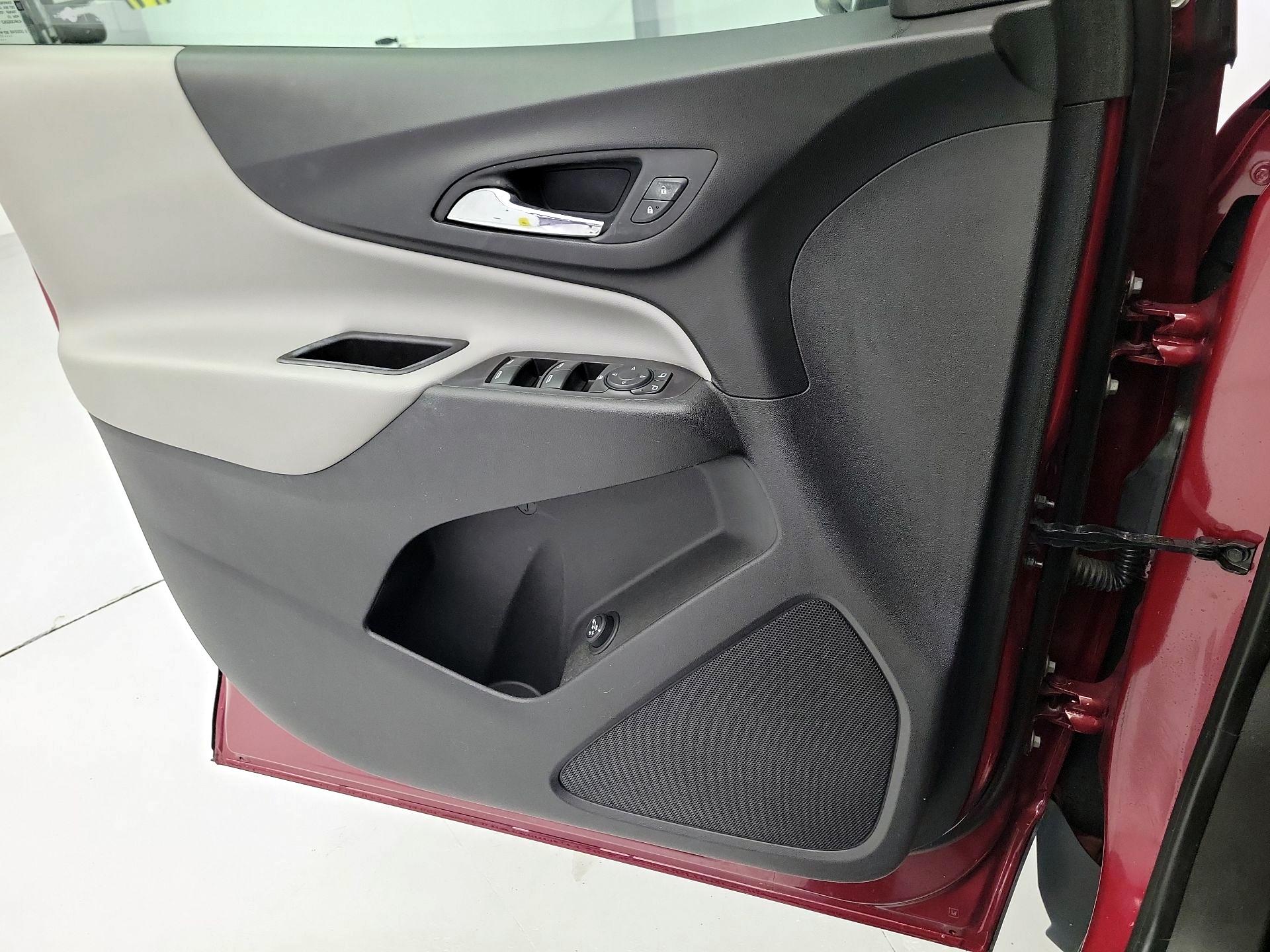 Thumbnail: 2018 Chevrolet Equinox - 12