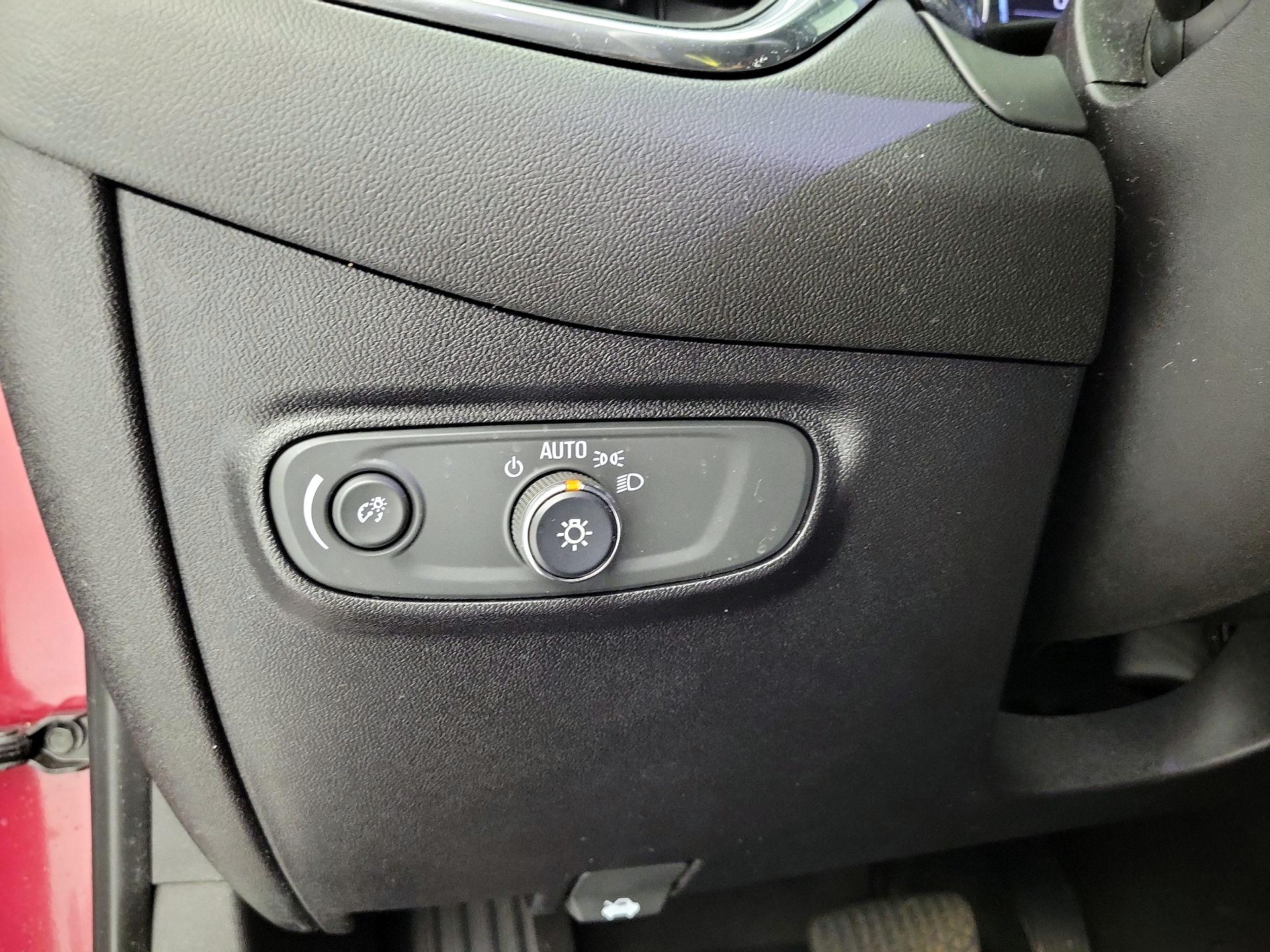 Thumbnail: 2018 Chevrolet Equinox - 13