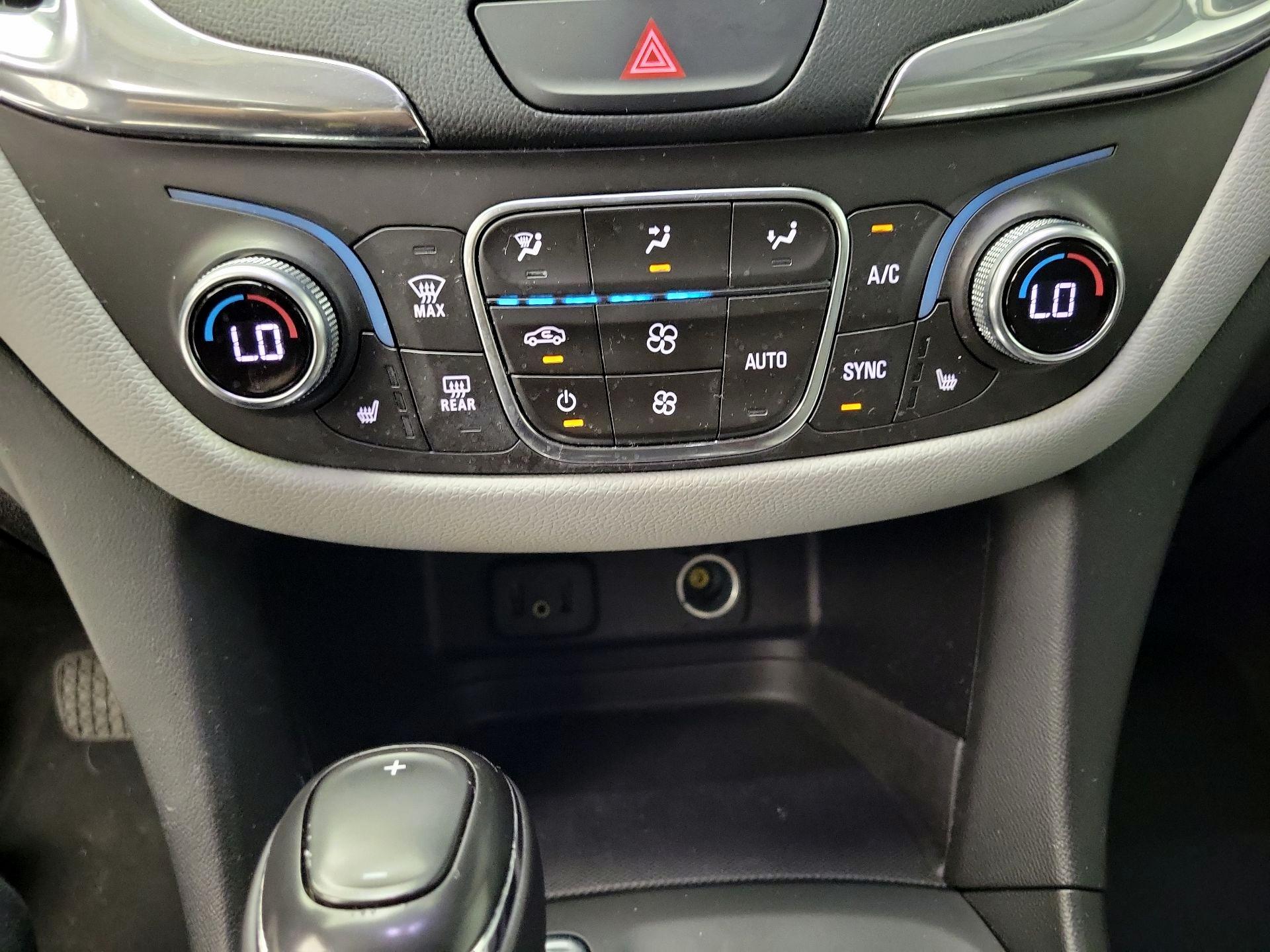 Thumbnail: 2018 Chevrolet Equinox - 17