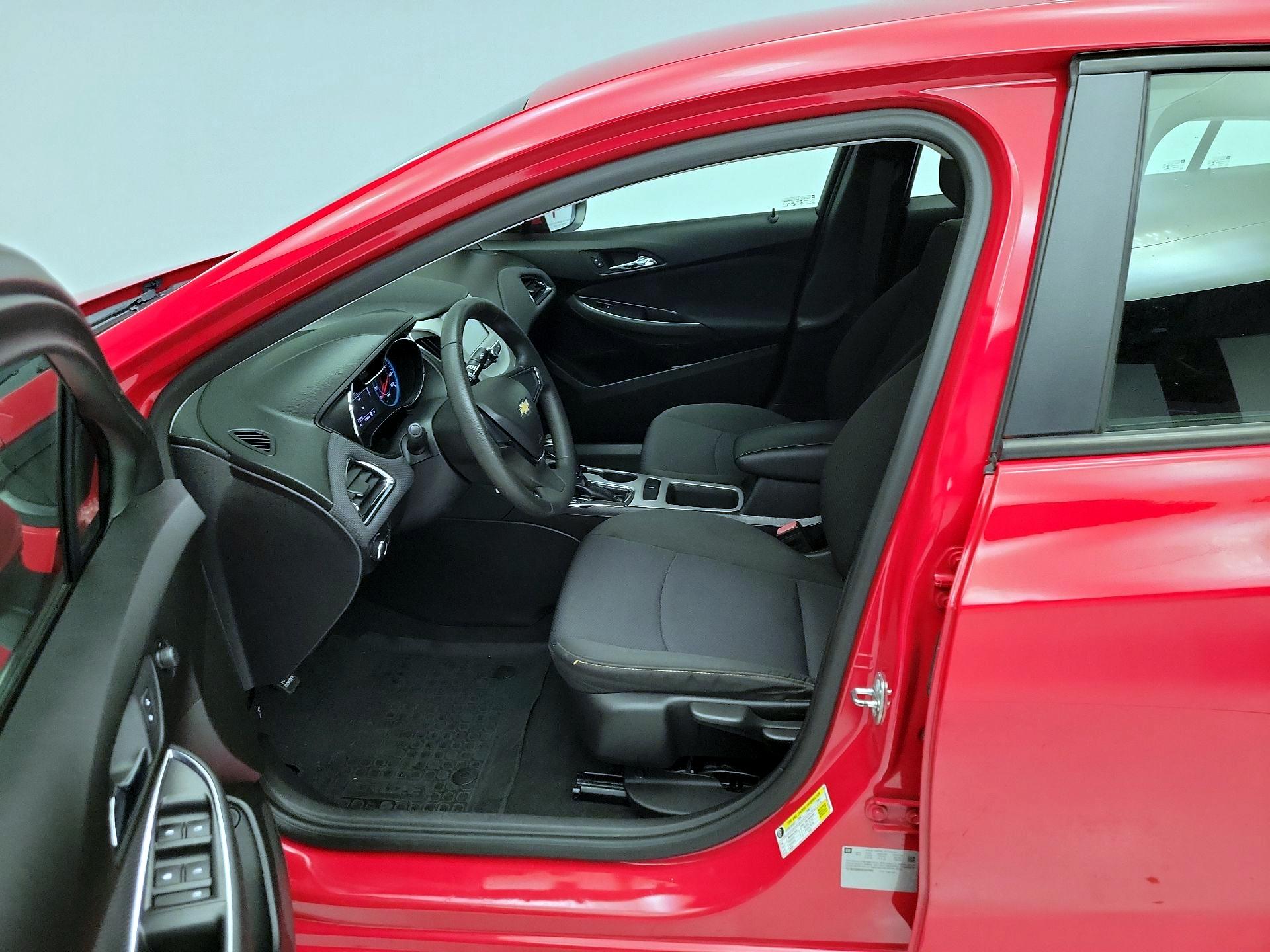 Thumbnail: 2017 Chevrolet Cruze - 11