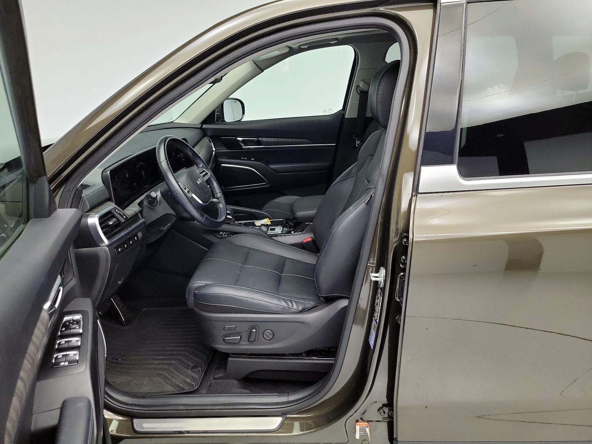 Thumbnail: 2023 Kia Telluride - 11