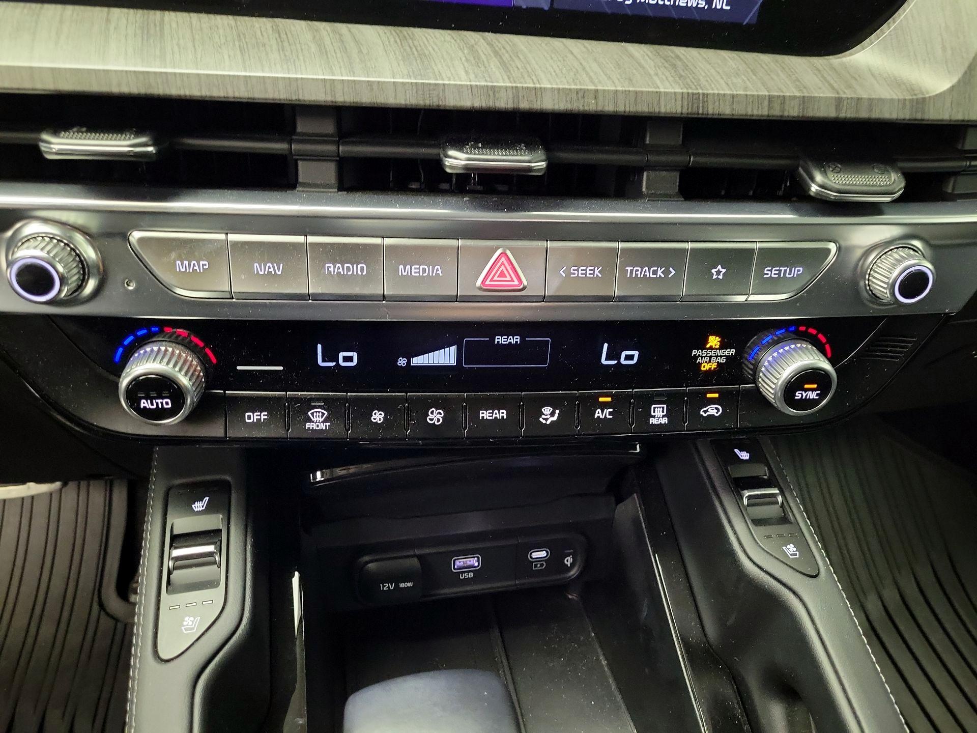 Thumbnail: 2023 Kia Telluride - 17