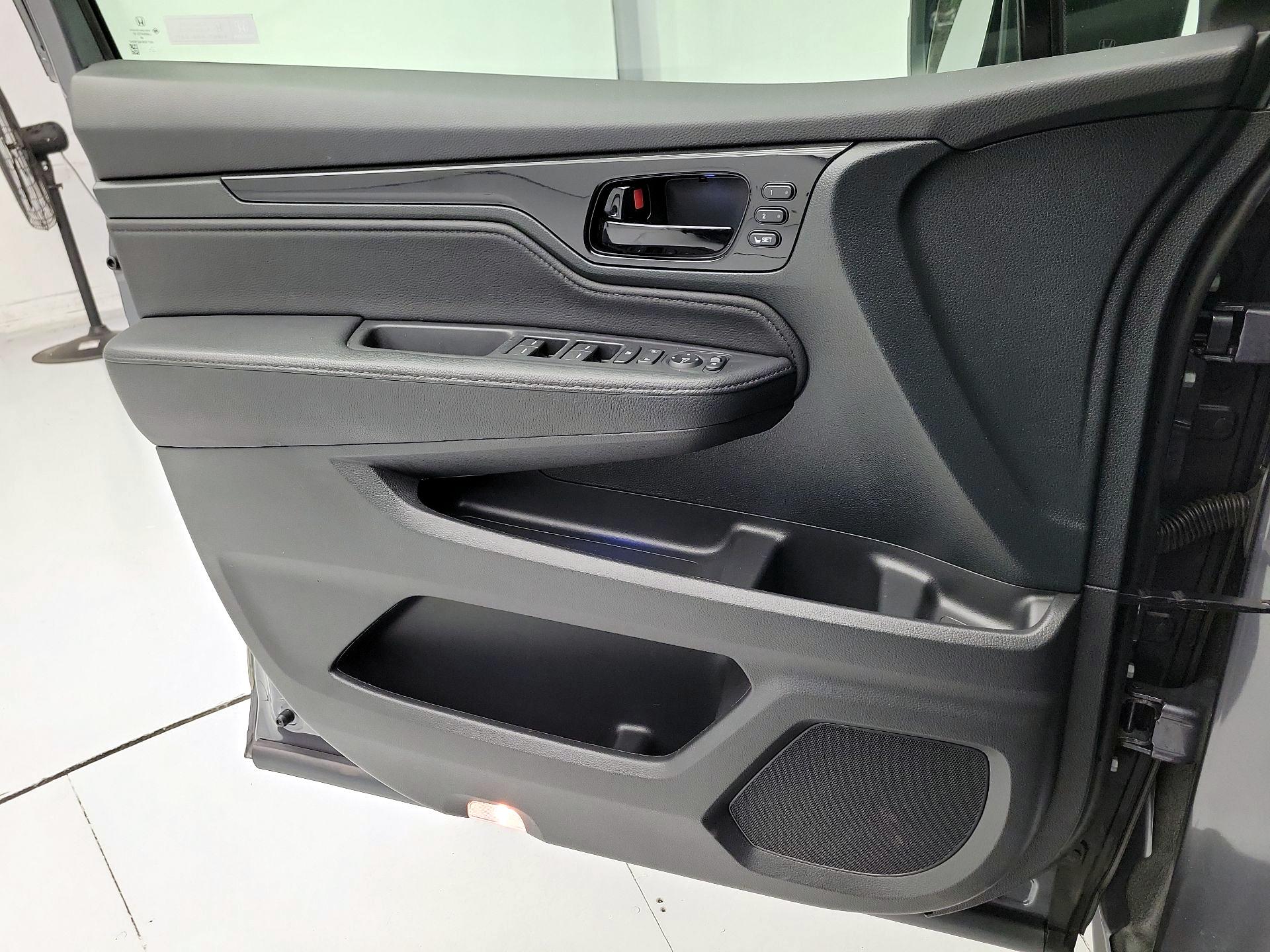 Thumbnail: 2023 Honda Odyssey - 12