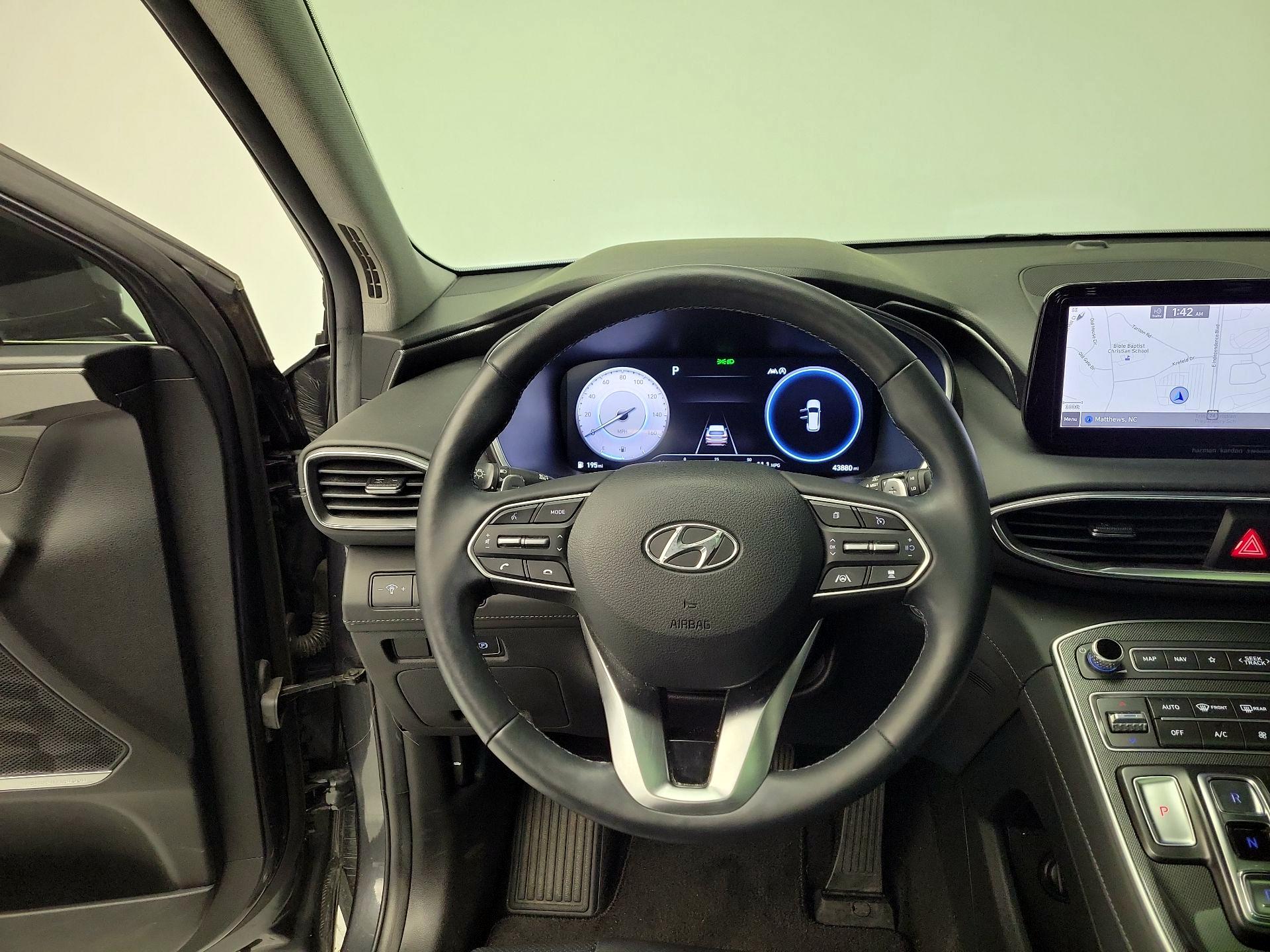 Thumbnail: 2022 Hyundai Santa Fe - 10