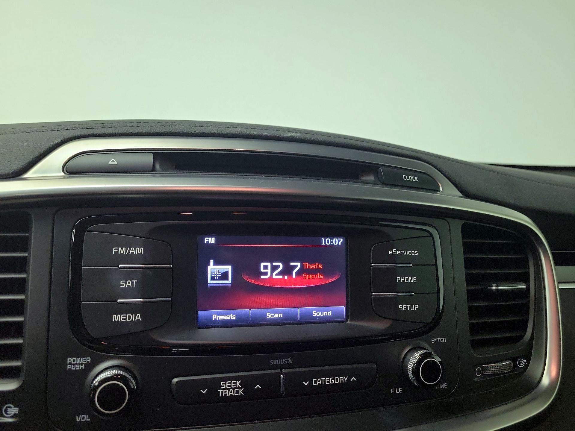 Thumbnail: 2016 Kia Sorento - 15