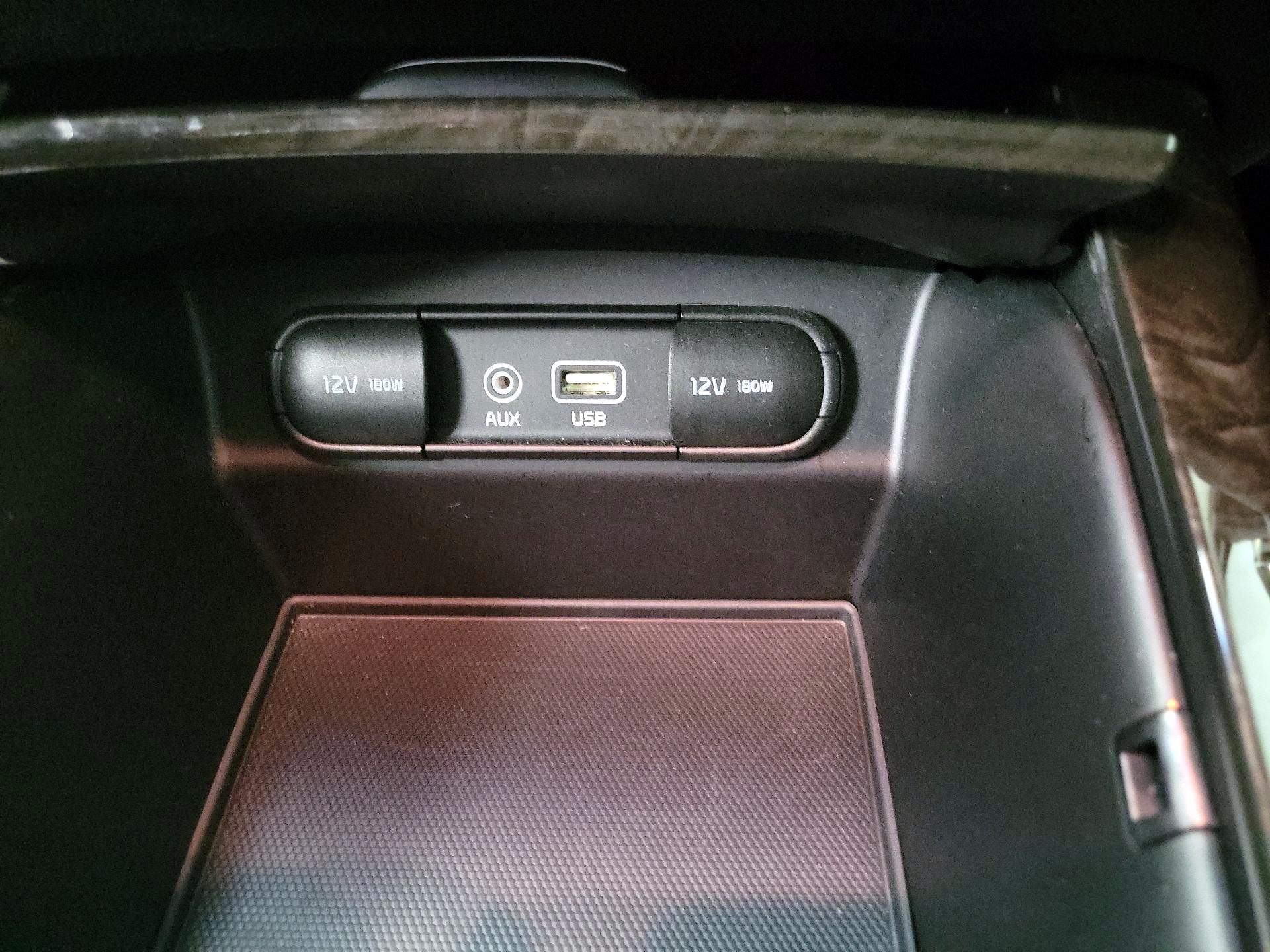 Thumbnail: 2016 Kia Sorento - 18