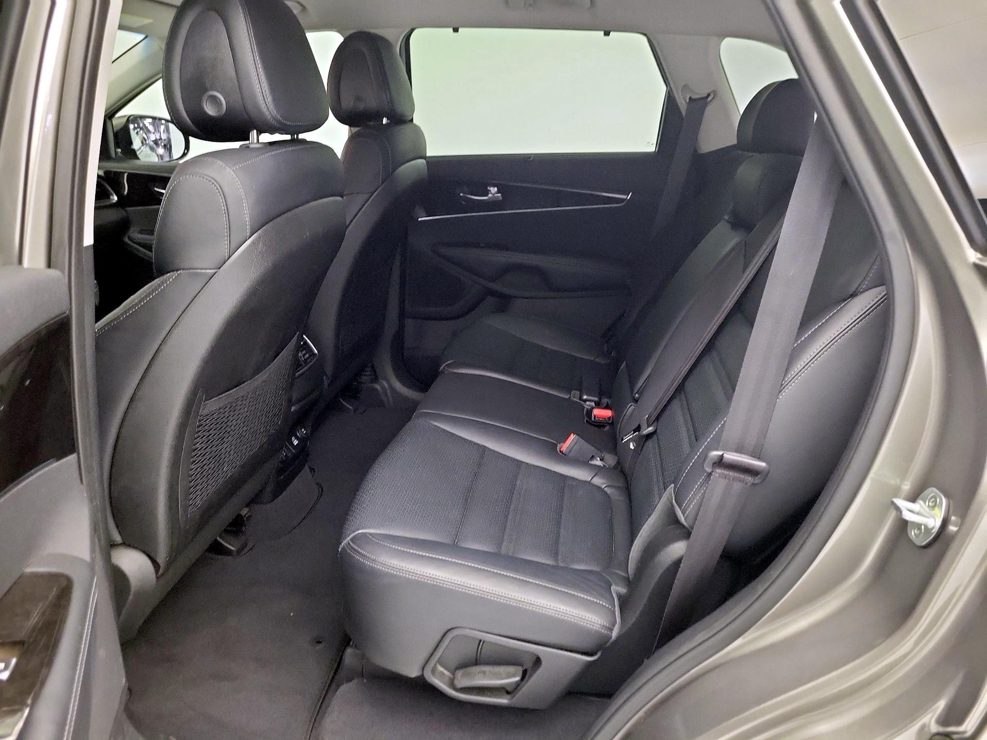 Thumbnail: 2016 Kia Sorento - 19