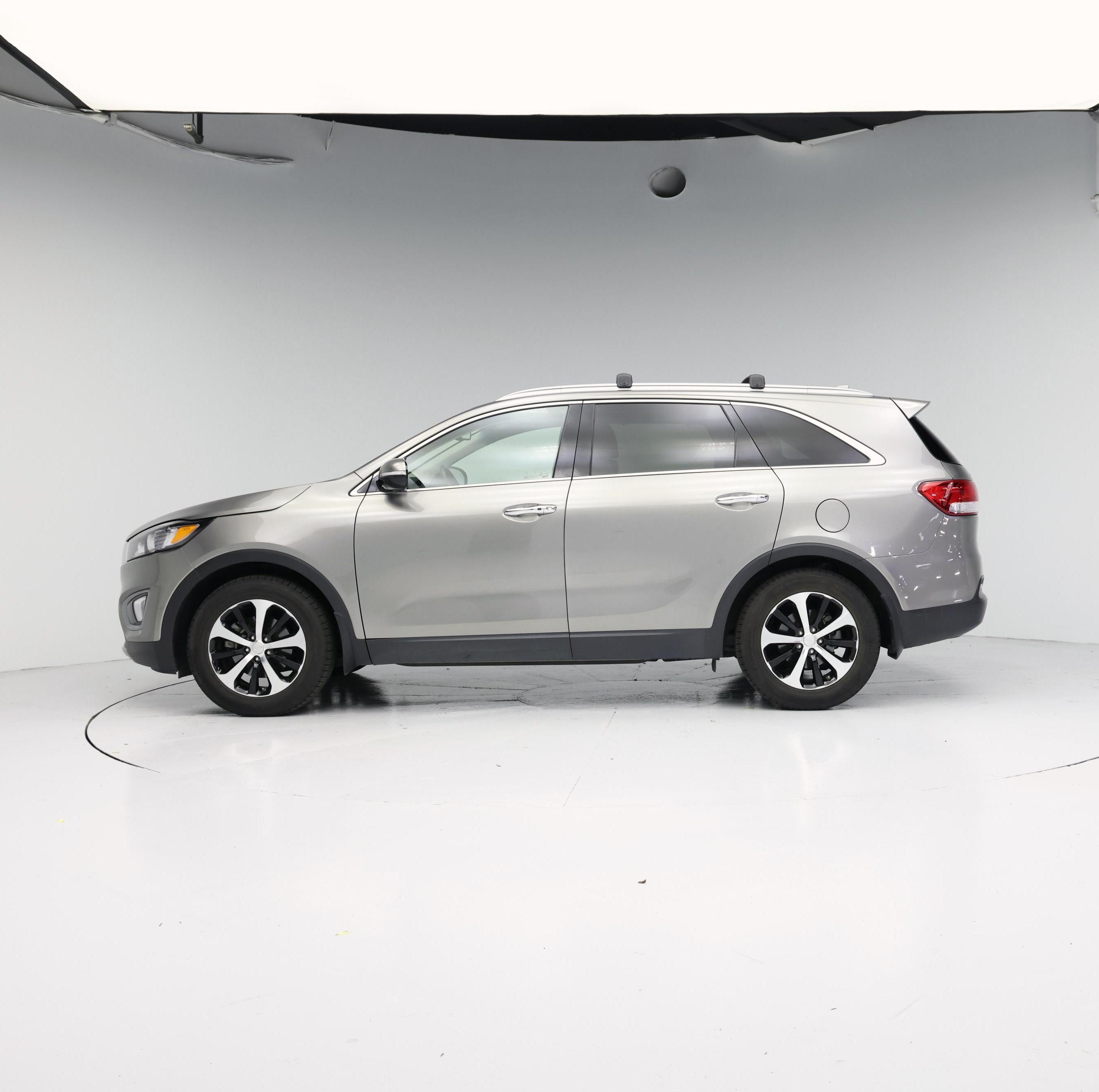 Thumbnail: 2016 Kia Sorento - 3