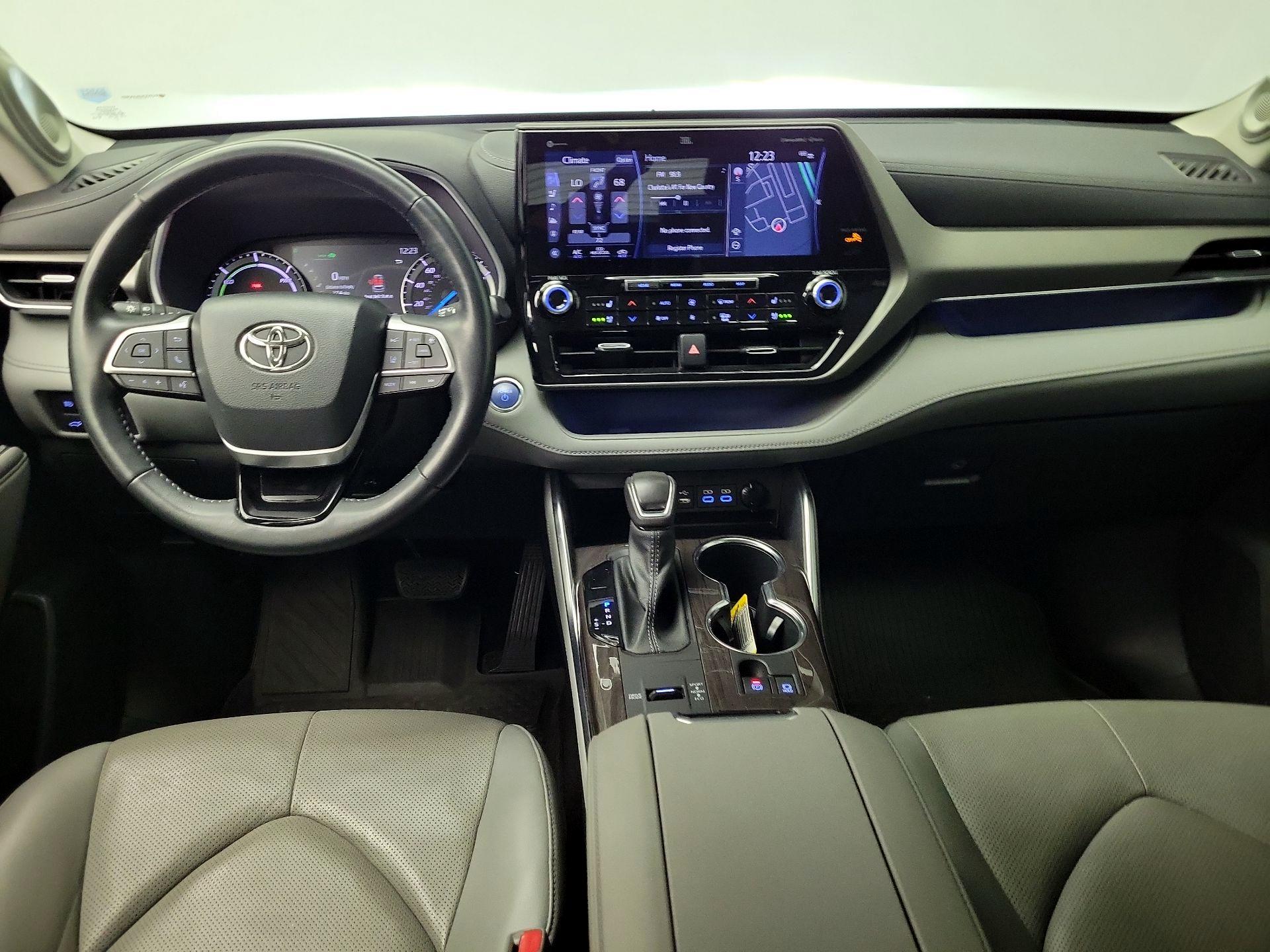Thumbnail: 2022 Toyota Highlander - 9