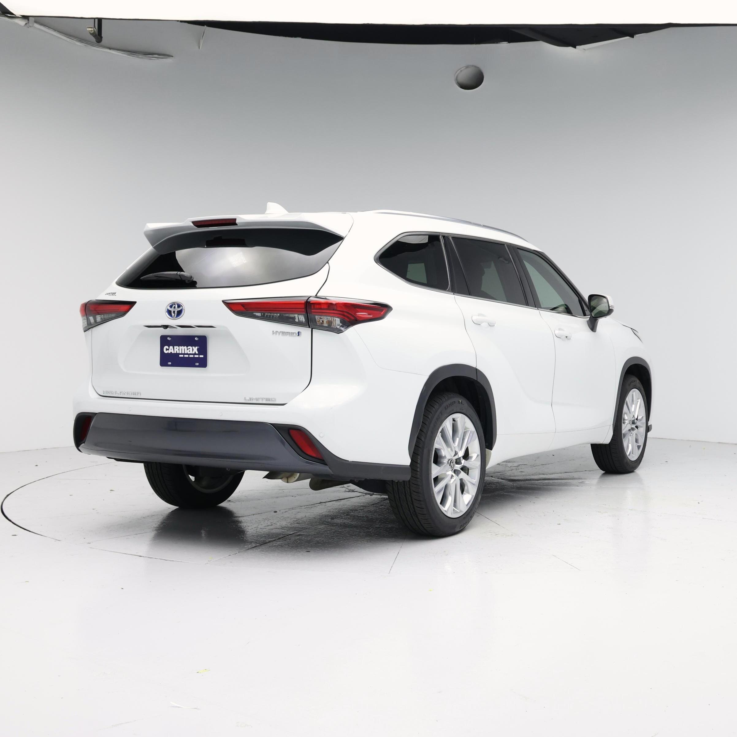 Thumbnail: 2022 Toyota Highlander - 8