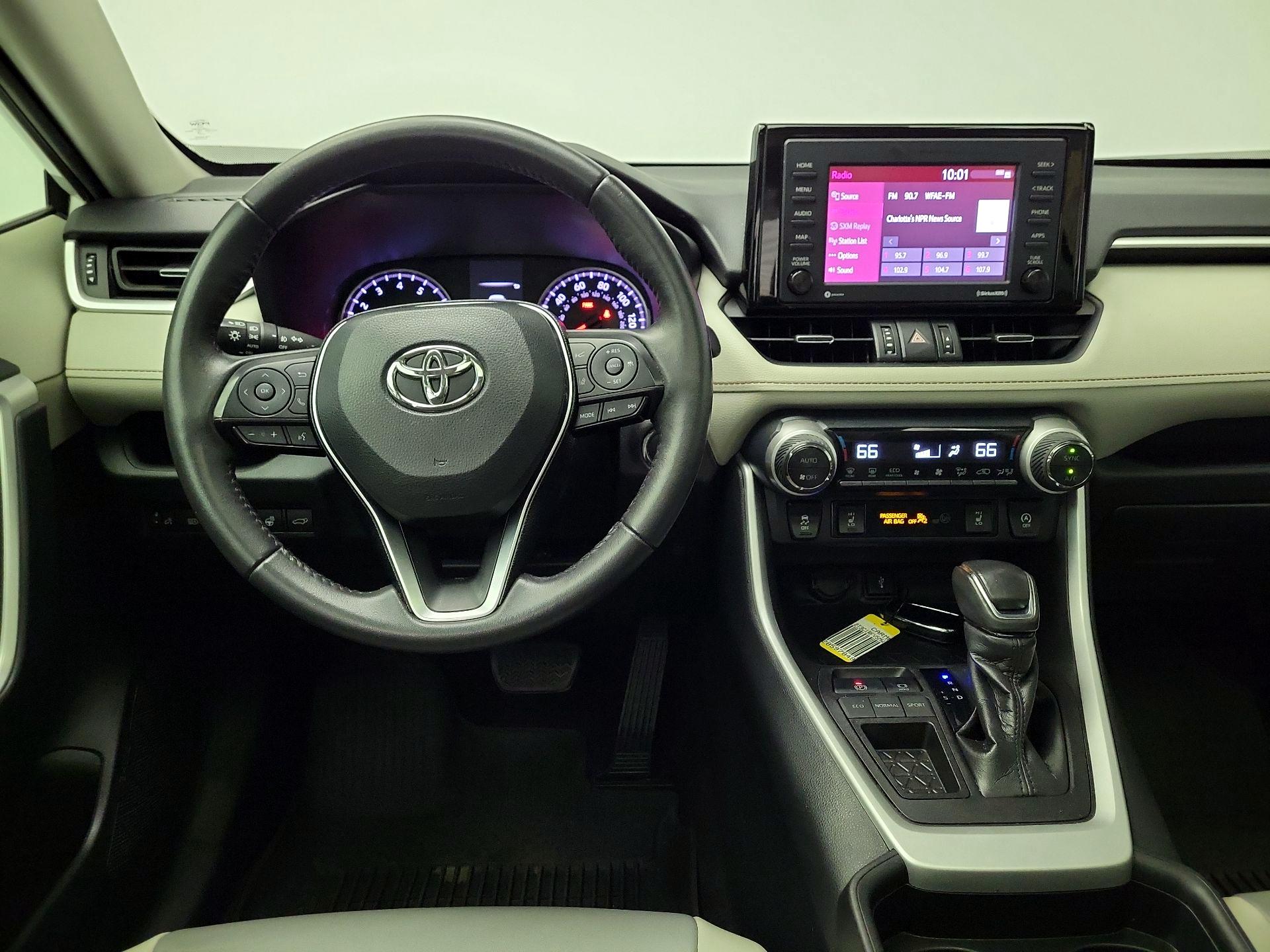 Thumbnail: 2021 Toyota RAV4 - 10