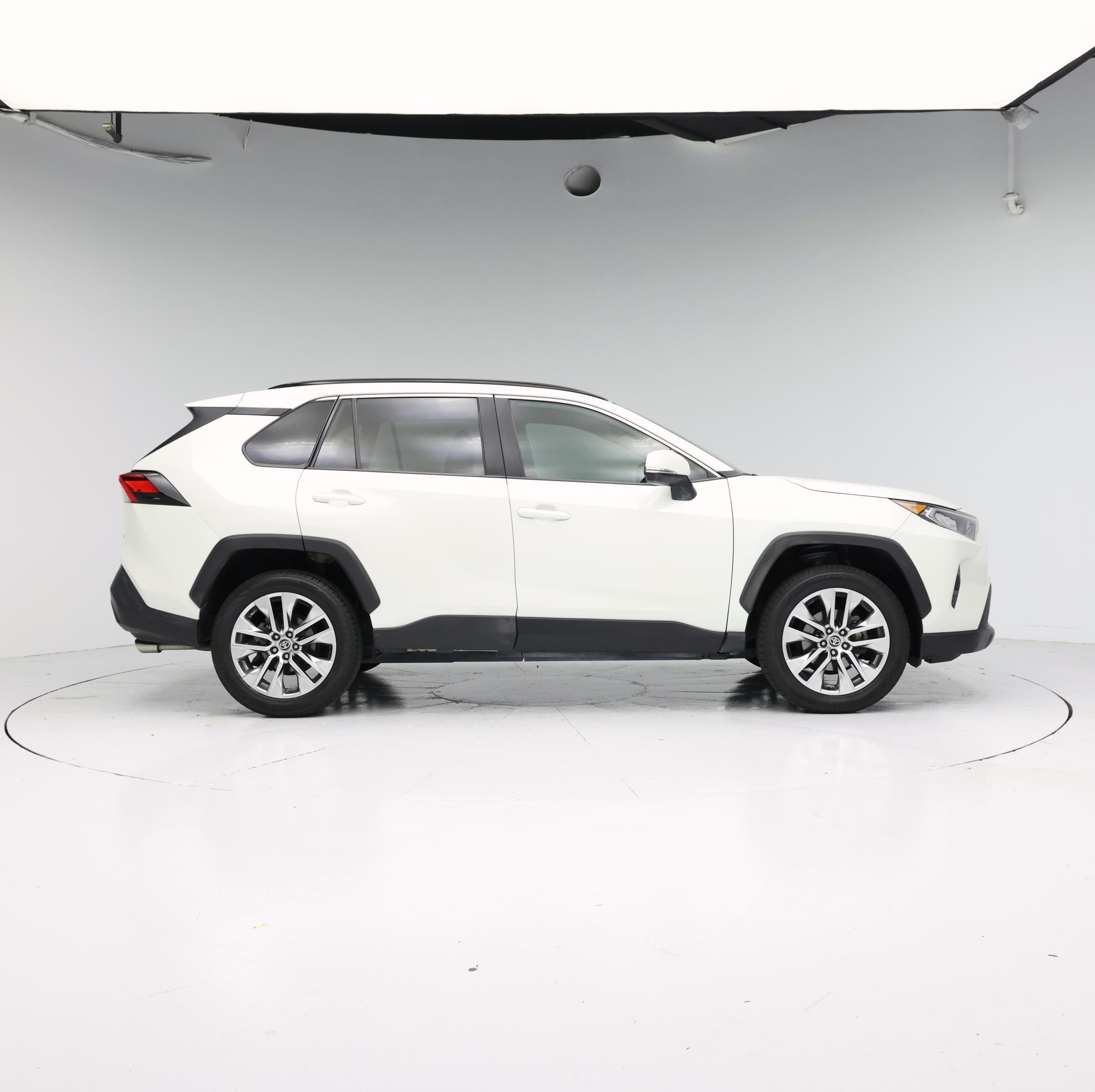 Thumbnail: 2021 Toyota RAV4 - 7