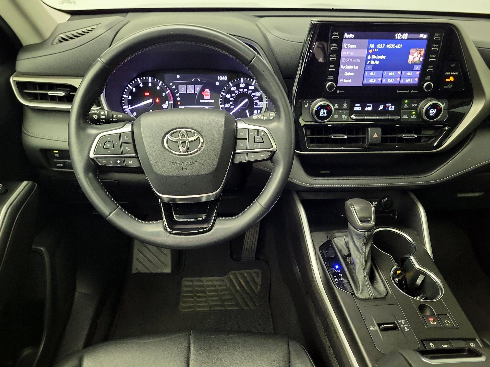 Thumbnail: 2021 Toyota Highlander - 10