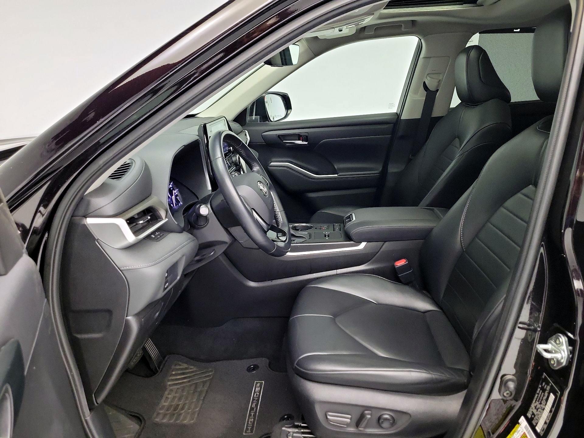 Thumbnail: 2021 Toyota Highlander - 11